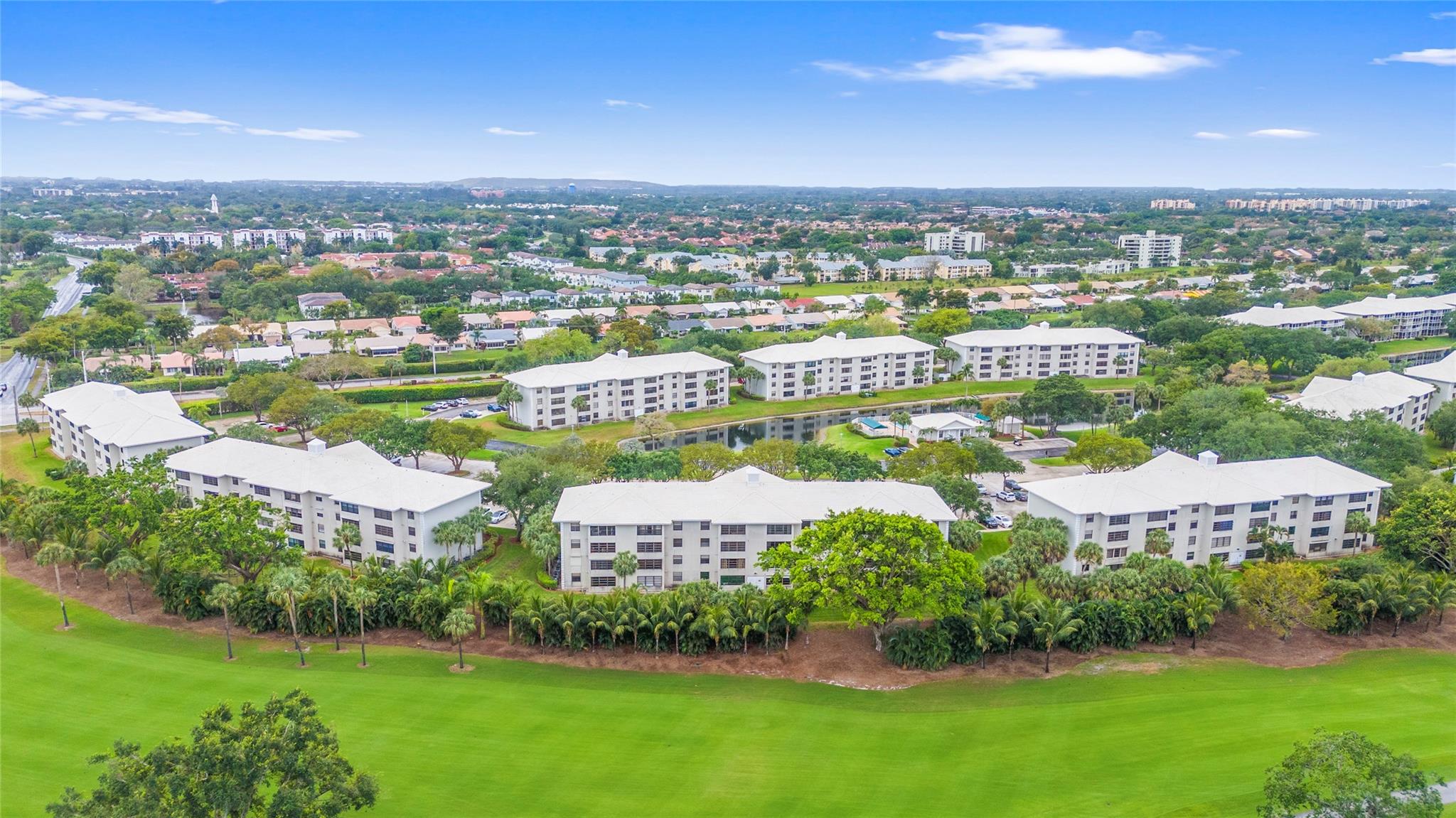 6085 Balboa Cir 305