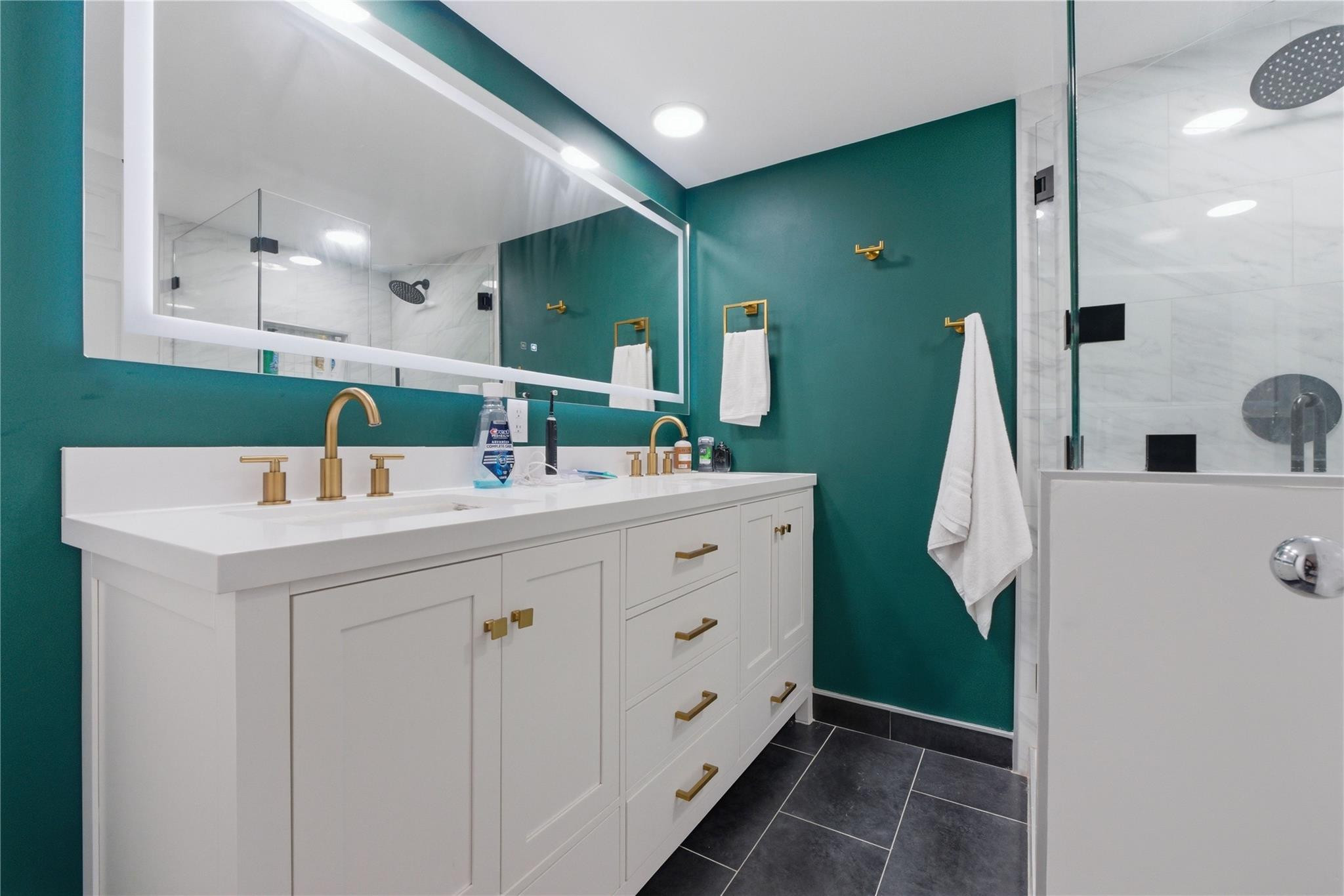 VILLAGE OF SANDALWOOD LAKES - Residential Lease