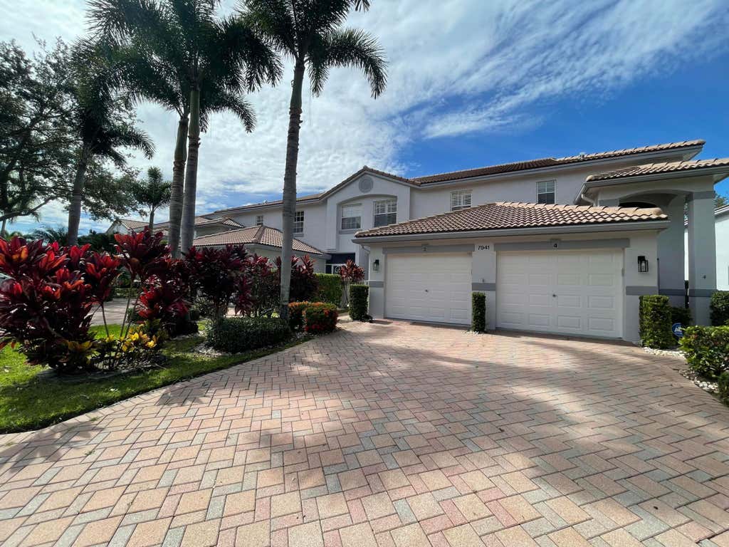 Photo of 7941 LAINA Lane #2, Boynton Beach, FL 33437 (MLS # B26065525)