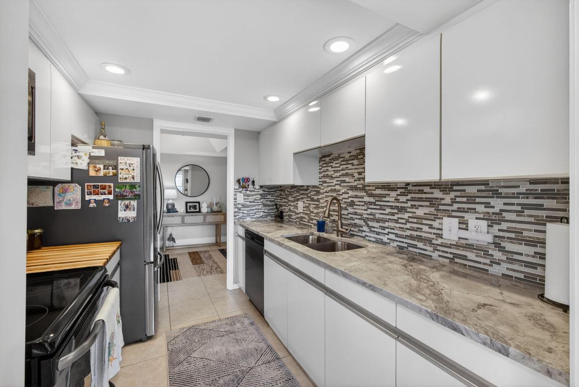 WATER GLADES CONDO - Residential