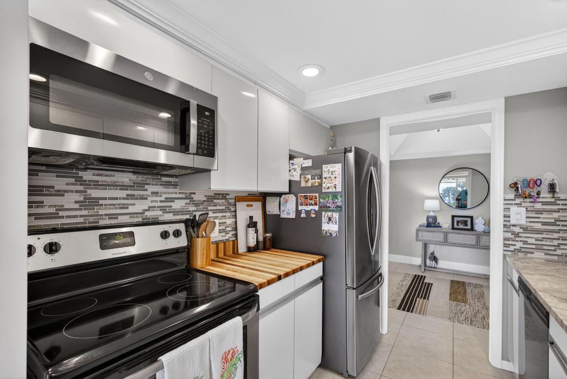 WATER GLADES CONDO - Residential