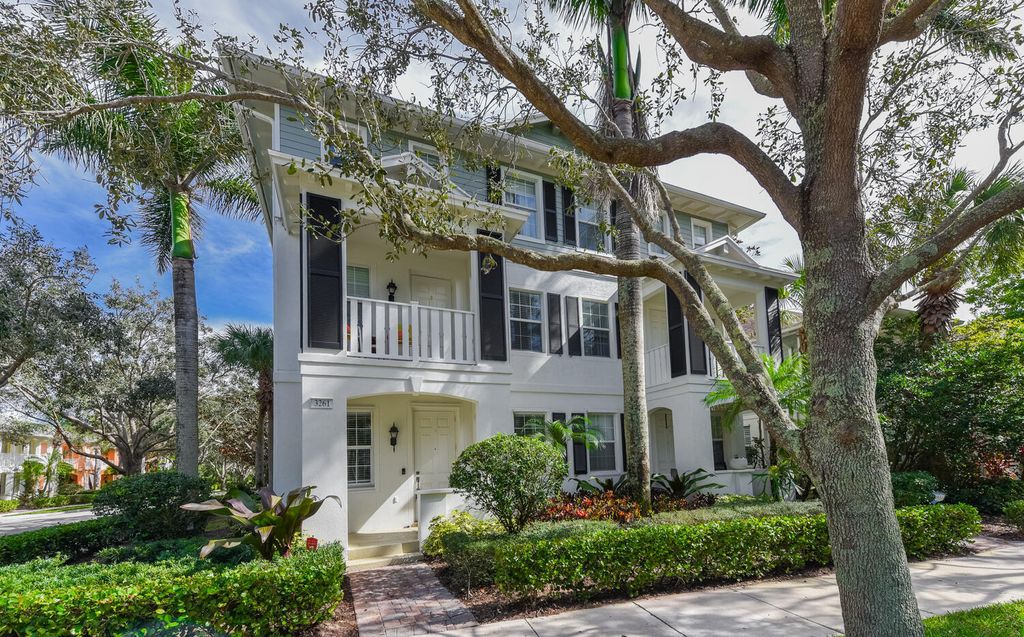 Photo of 3261 E Community Drive, Jupiter, FL 33458 (MLS # R10954522)