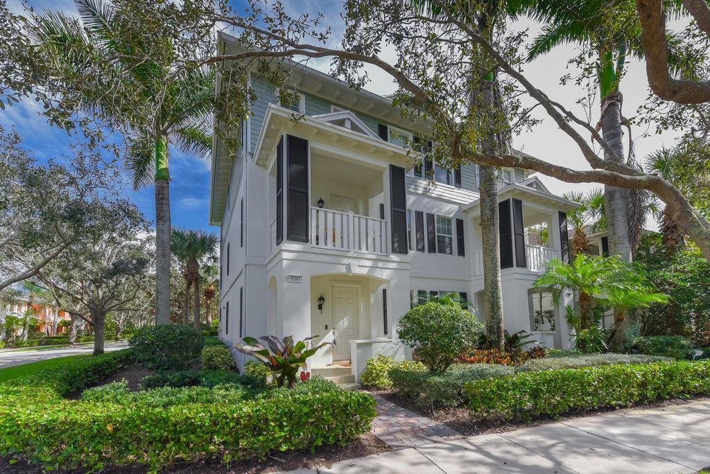 Photo of 3261 E Community Drive, Jupiter, FL 33458 (MLS # R10954522)