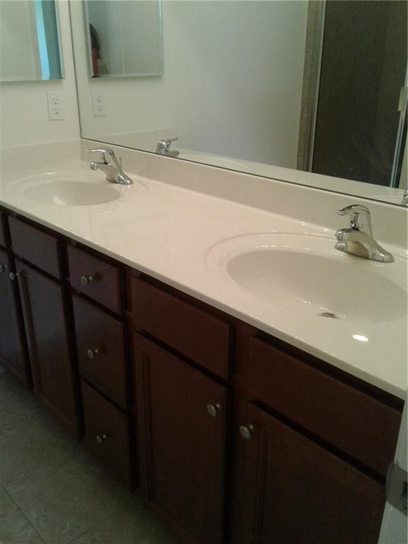 CHARLESTON COMMONS LT 49 - Residential Lease