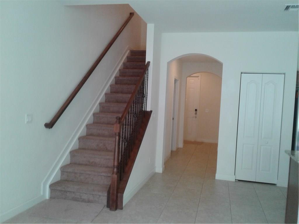 CHARLESTON COMMONS LT 49 - Residential Lease