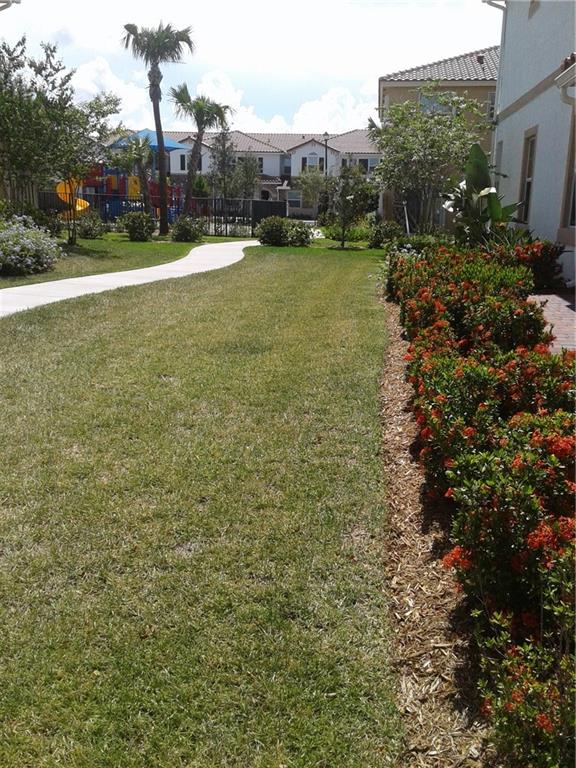 CHARLESTON COMMONS LT 49 - Residential Lease