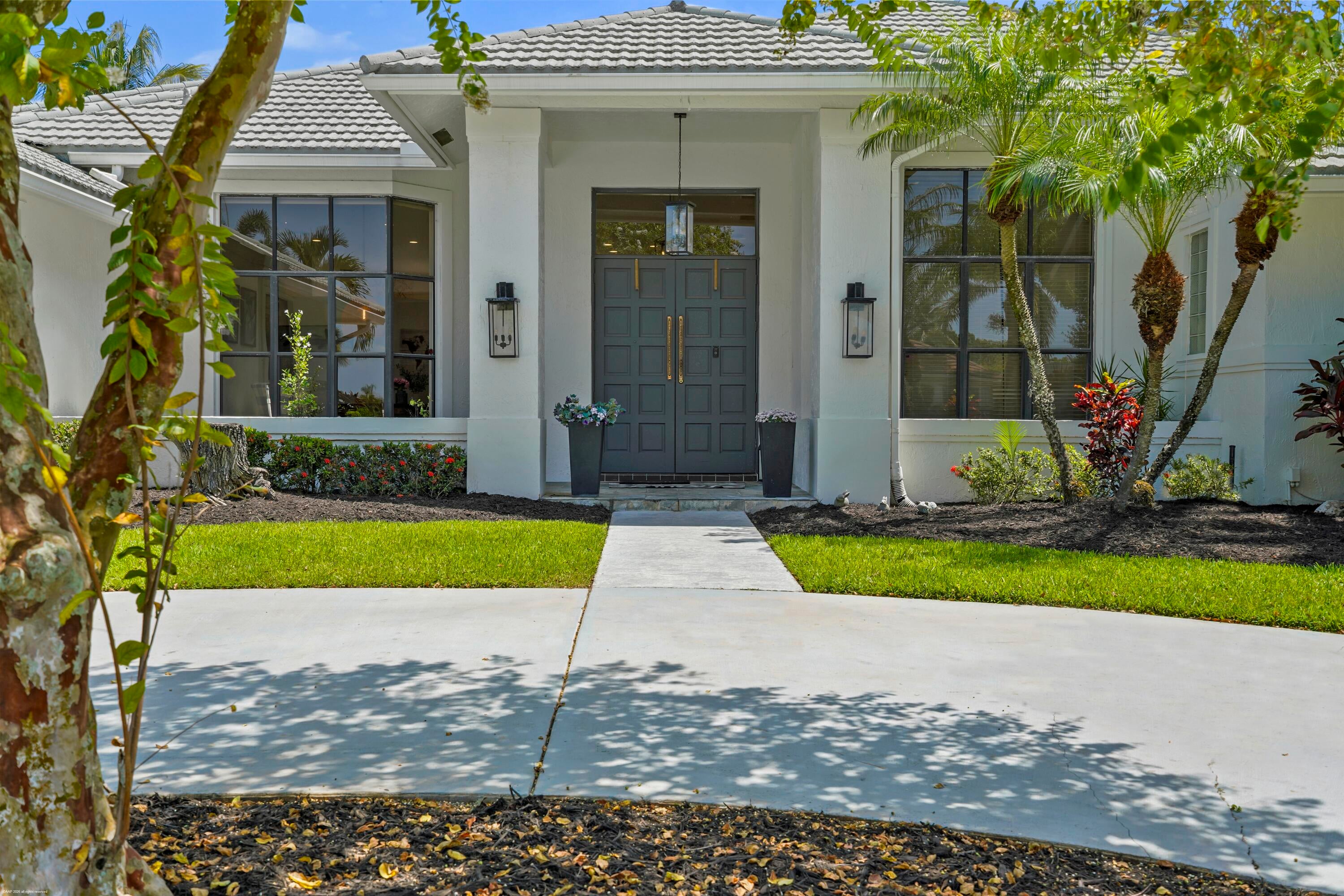 Properties 1902 S CLUB Drive