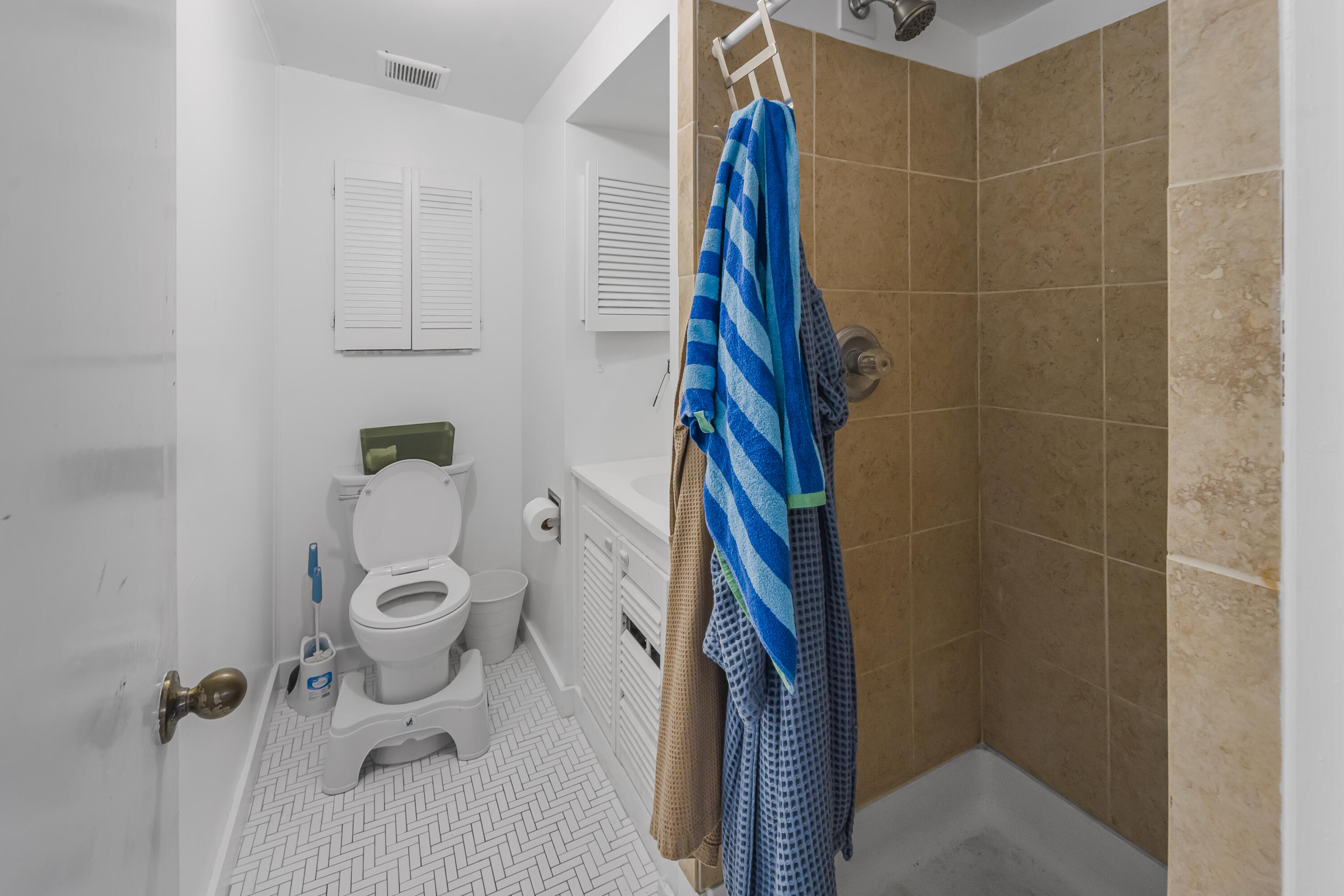 MANDARIN TERRACE UNIT 01 - Residential