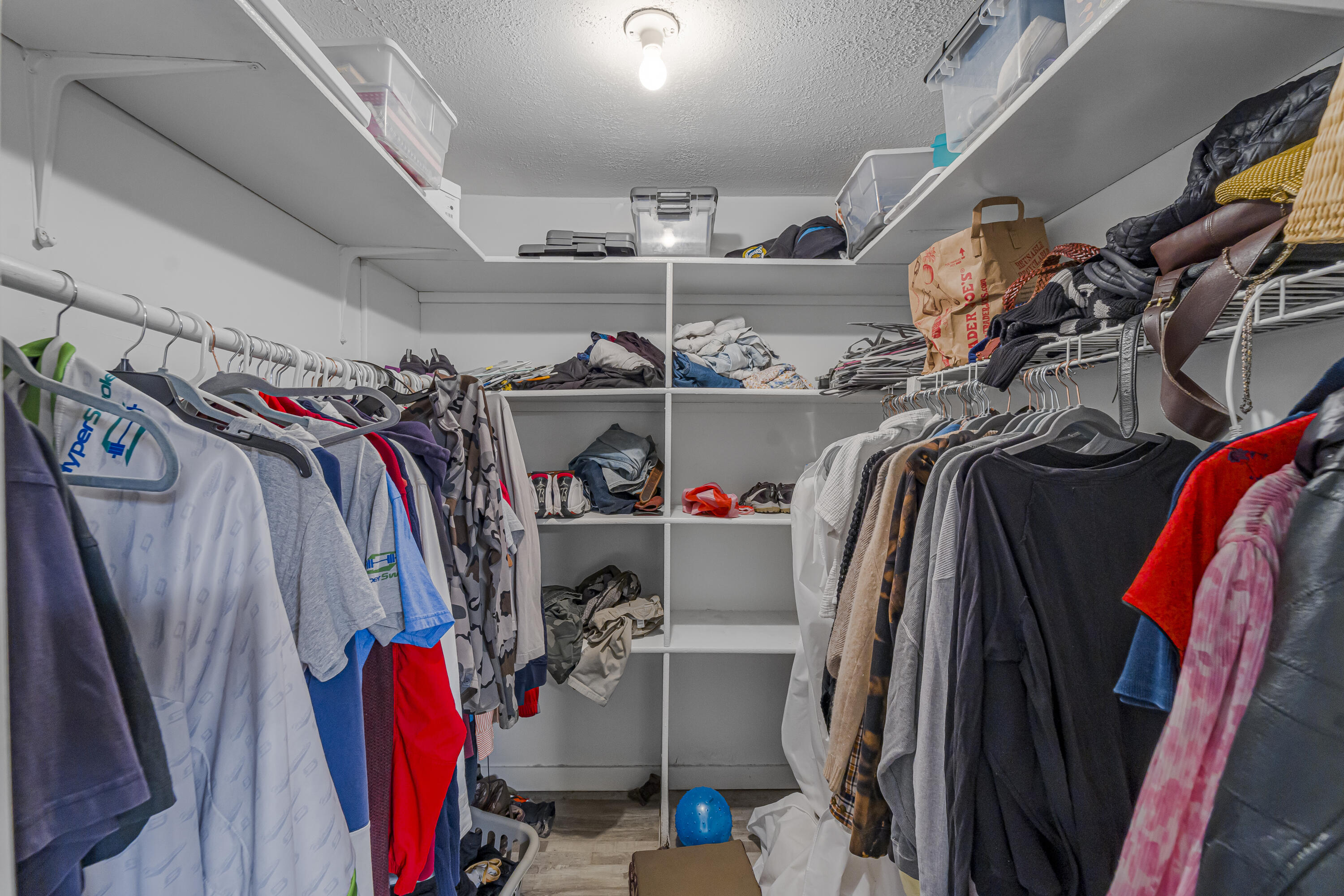 MANDARIN TERRACE UNIT 01 - Residential