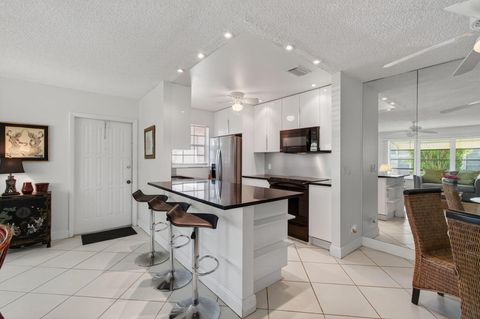 Photo of 1305 High Point Way SE #D, Delray Beach, FL 33445 (MLS # R11134726)