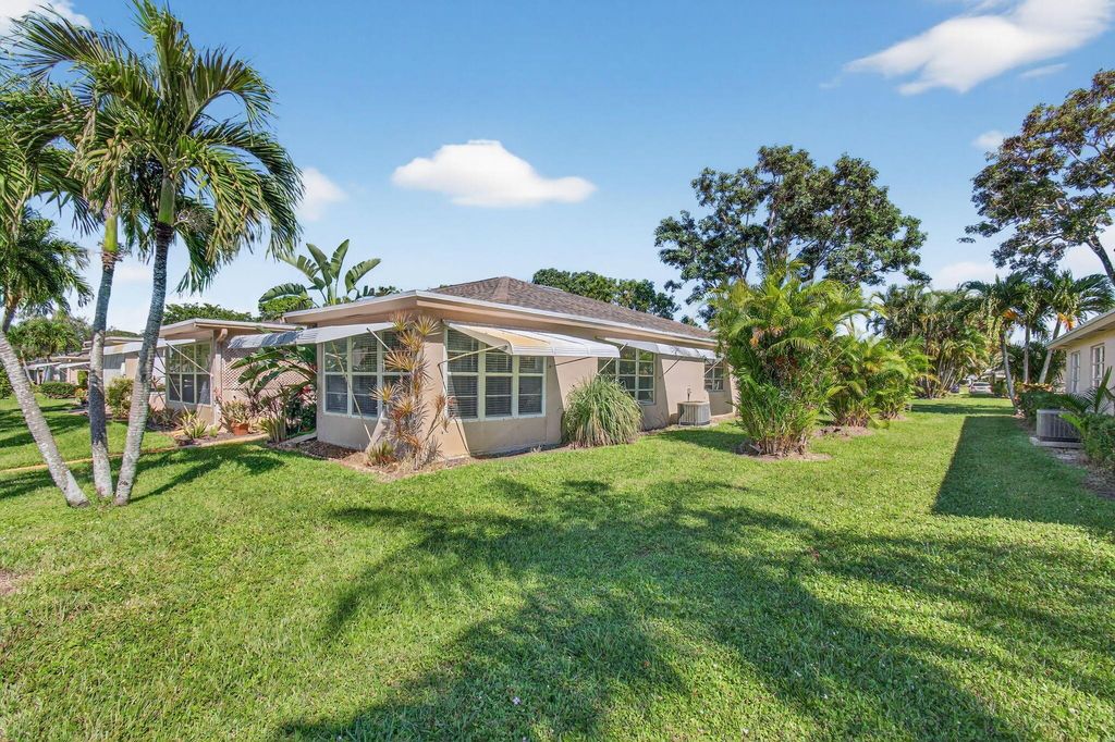 Photo of 1305 High Point Way SE #D, Delray Beach, FL 33445 (MLS # R11134726)