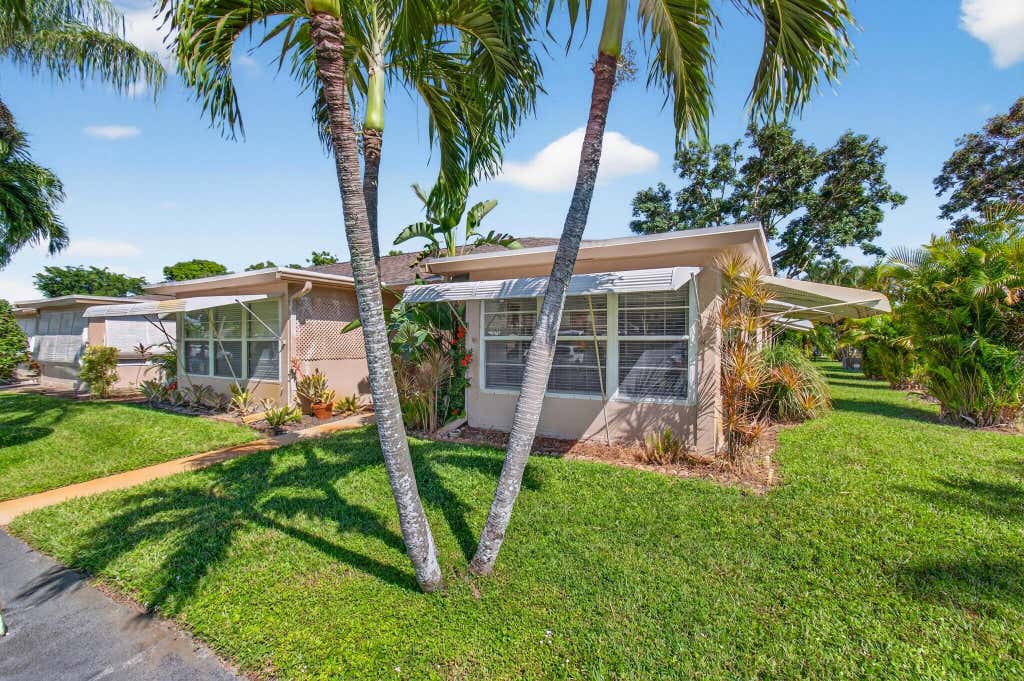 Photo of 1305 High Point Way SE #D, Delray Beach, FL 33445 (MLS # R11134726)