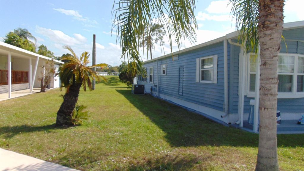Photo of 7 Montanzas Road, Port Saint Lucie, FL 34952 (MLS # R11066454)