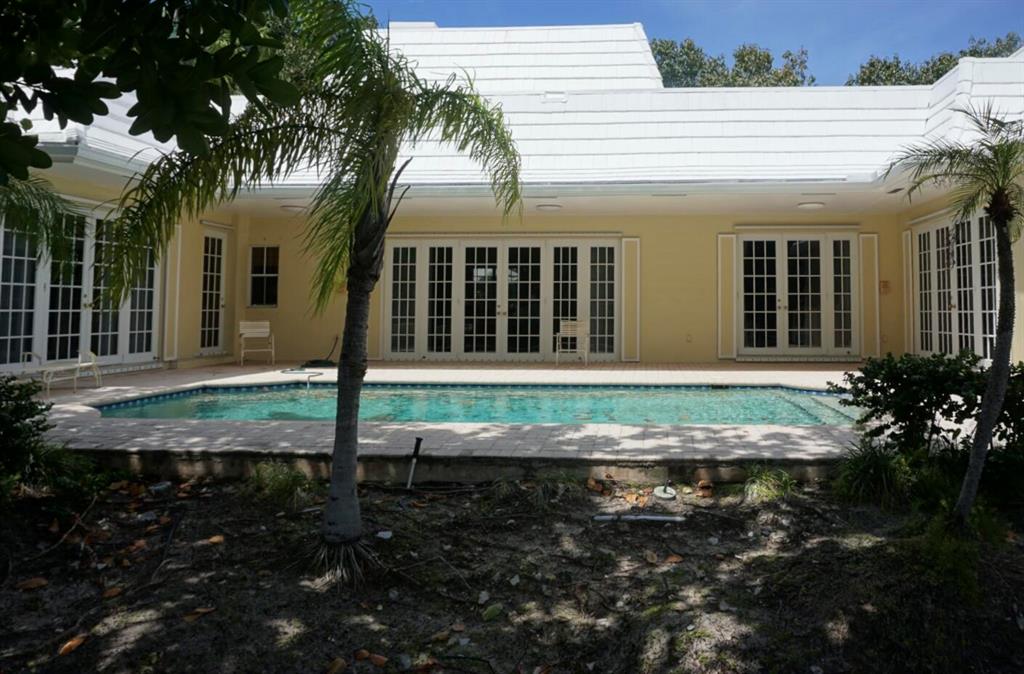 BAY COLONY SECTION OF THE - Residential