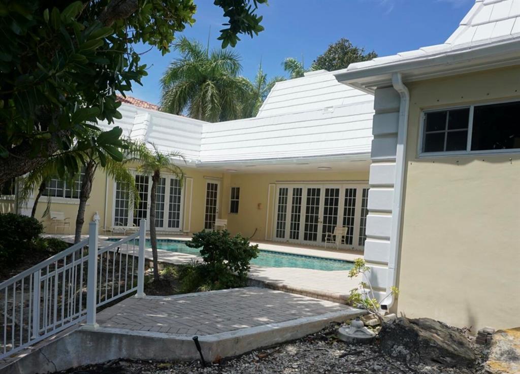 BAY COLONY SECTION OF THE - Residential