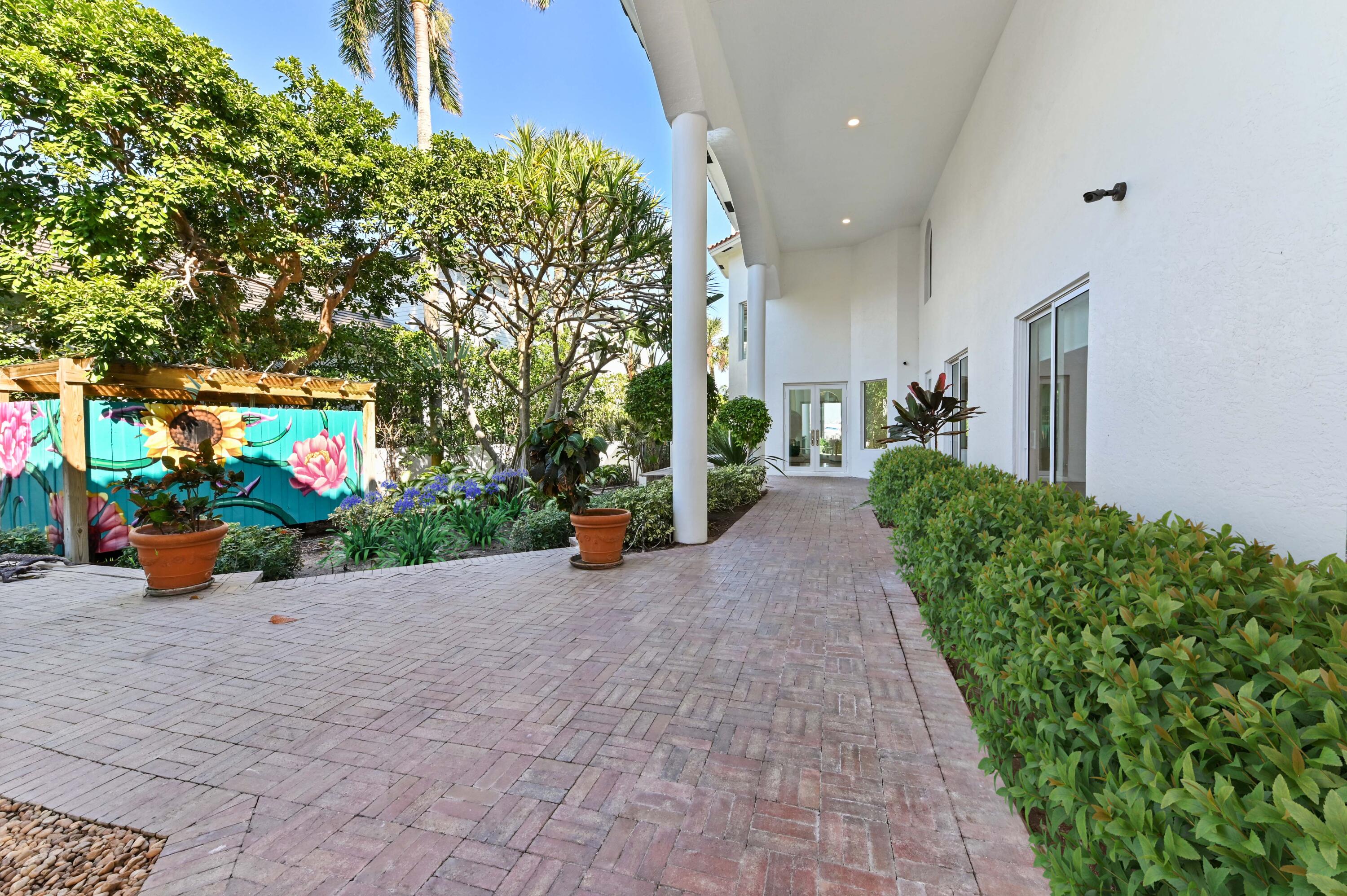 LANTANA POINT - Residential