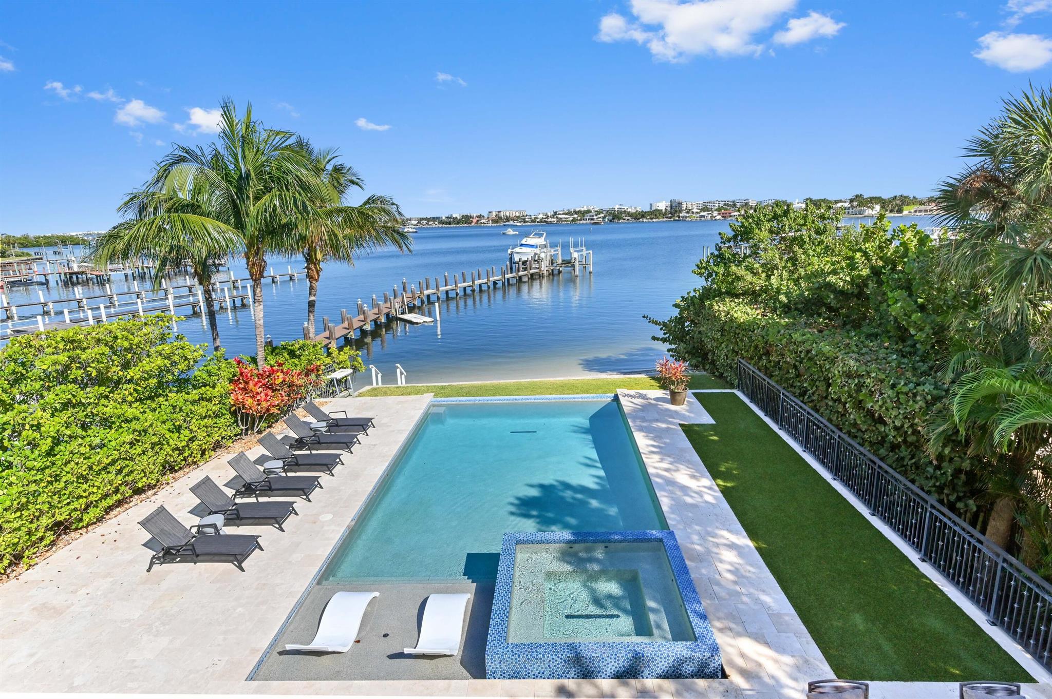 LANTANA POINT - Residential