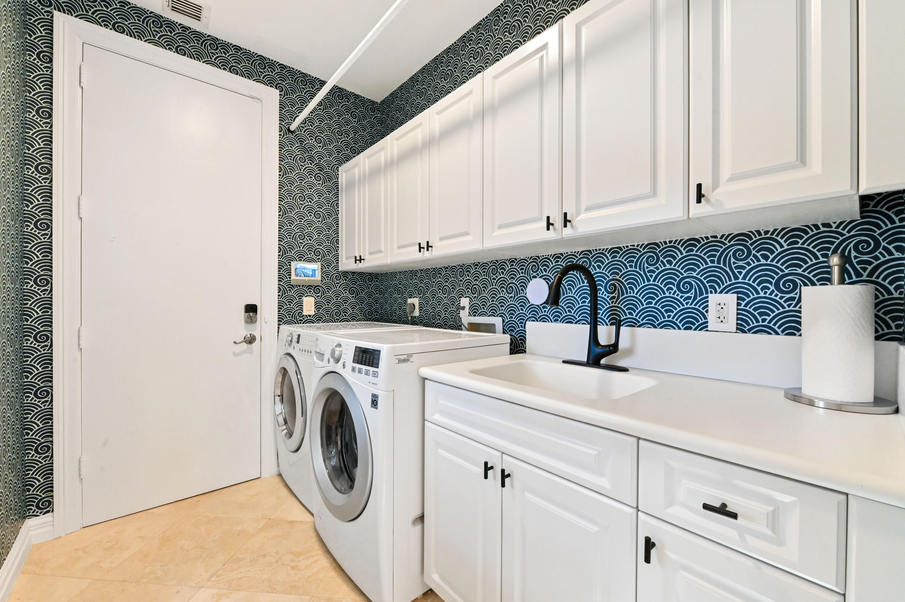 LANTANA POINT - Residential