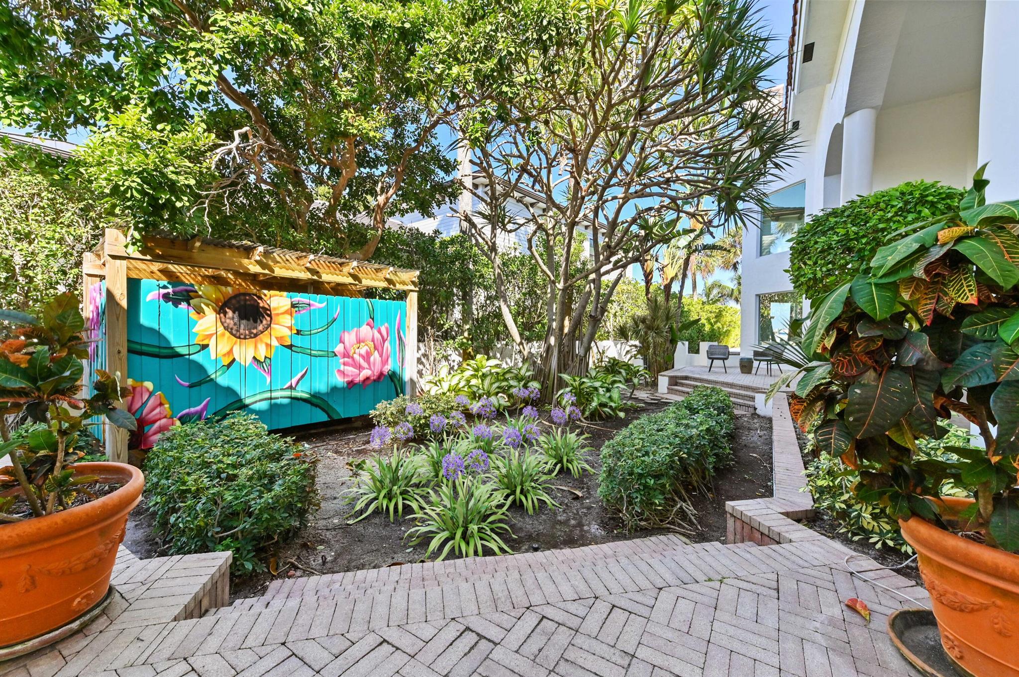 LANTANA POINT - Residential