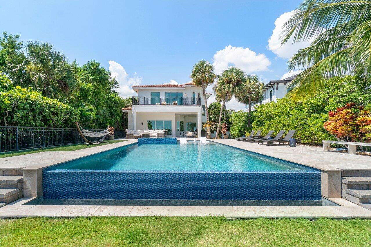 LANTANA POINT - Residential