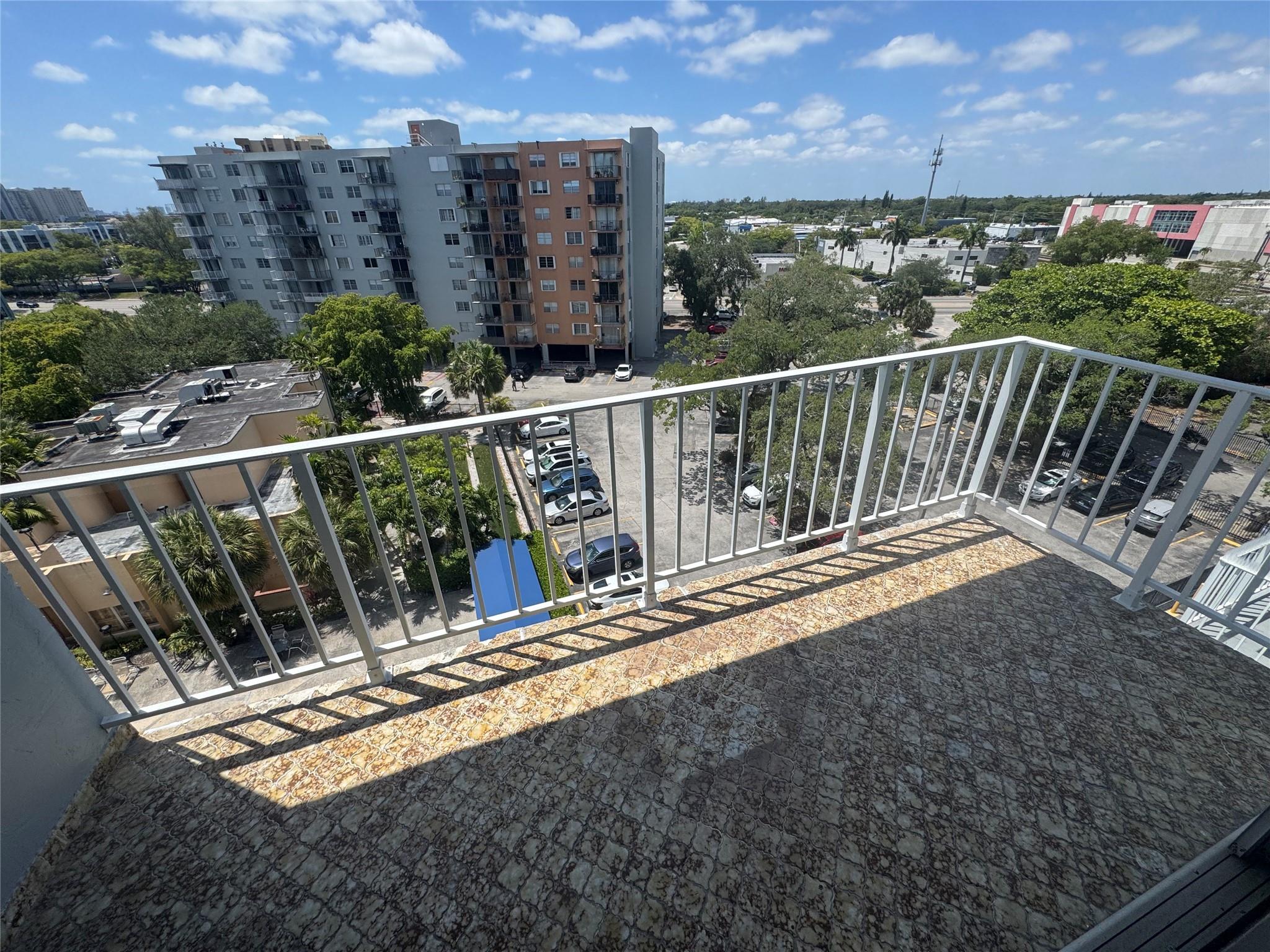 *UNBELIEVABLE VALUE in PRIME North Miami Location!*Discover the ultimate South Florida lifestyle on a budget! Unit 705, located on the 7th floor, boasts breathtaking pool views and a perfect blend of comfort and convenience. This studio apartment features:
- Pool view from the 7th floor
- Great location: 1470 NE 125th Ter, North Miami, FL 33161
*PERFECT FOR STUDENTS & PROFESSIONALS!*
- Close proximity to top-rated schools, including Florida International University
- Just minutes from the beach and scenic coastal walks
- Easy access to major highways and public transportation
*REQUIREMENTS:*
- Minimum 650 credit score
- No pets allowed
- First month's rent, last month's rent, and security deposit required