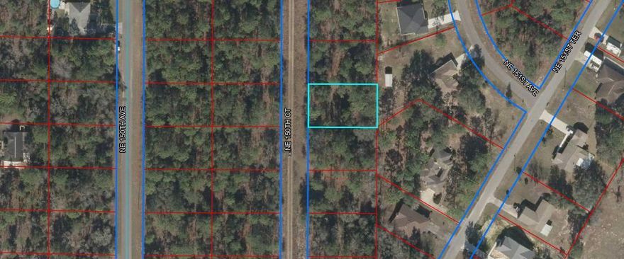 Vacant residential lot of 0.23 acres to build your dream home in Williston Highlands Golf and Country Club Estates.  Homes only area that is a great area to raise the family. About 10 minutes south of Williston and 30 minutes to Gainesville or Ocala for shopping, playing, and going to college. Located 20 minutes from Springs and the Rainbow River to cool off on those hot summer days. One hour from Tampa and thirty minutes to the Gulf of Mexico.
