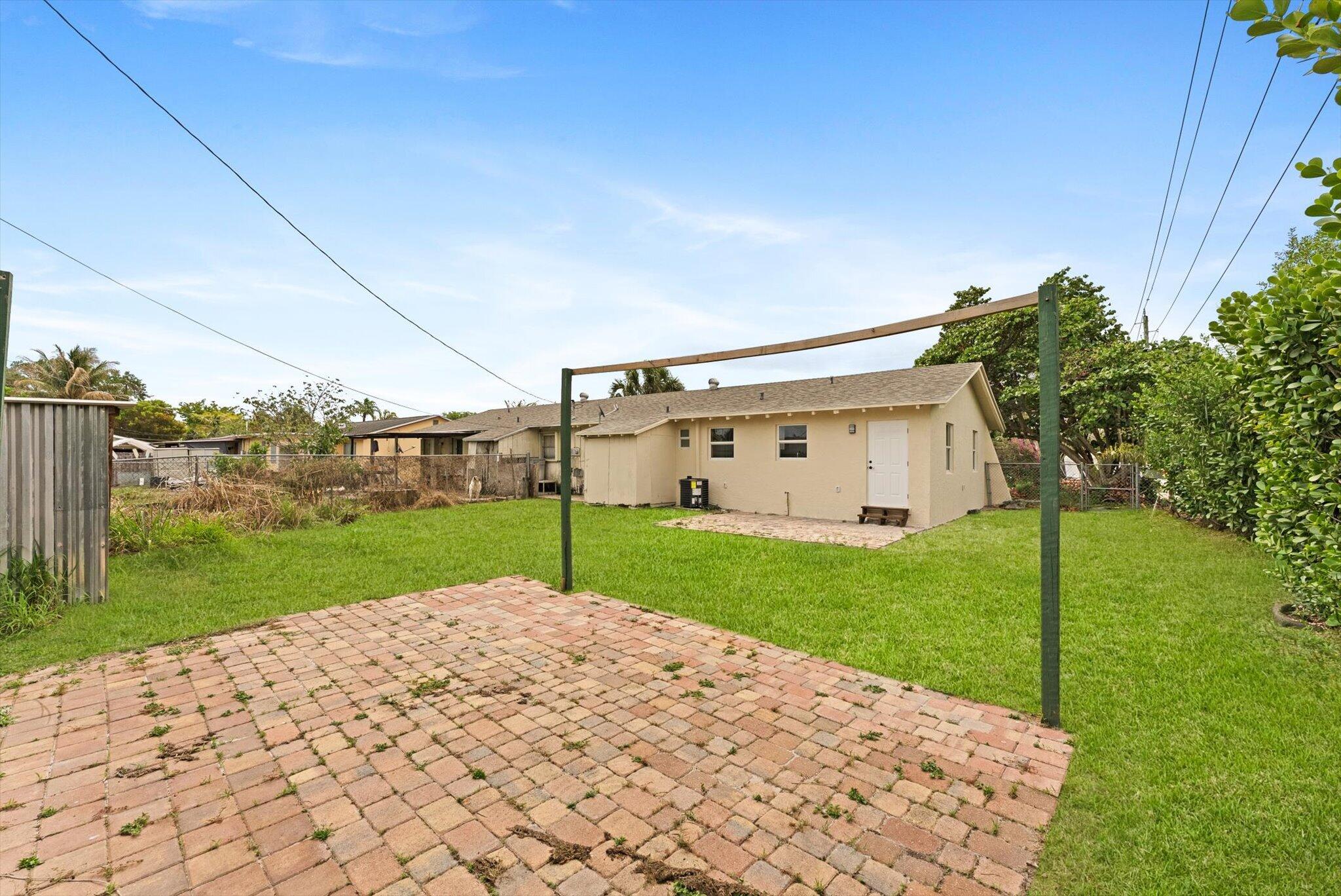 EASTVIEW MANOR - Residential Income