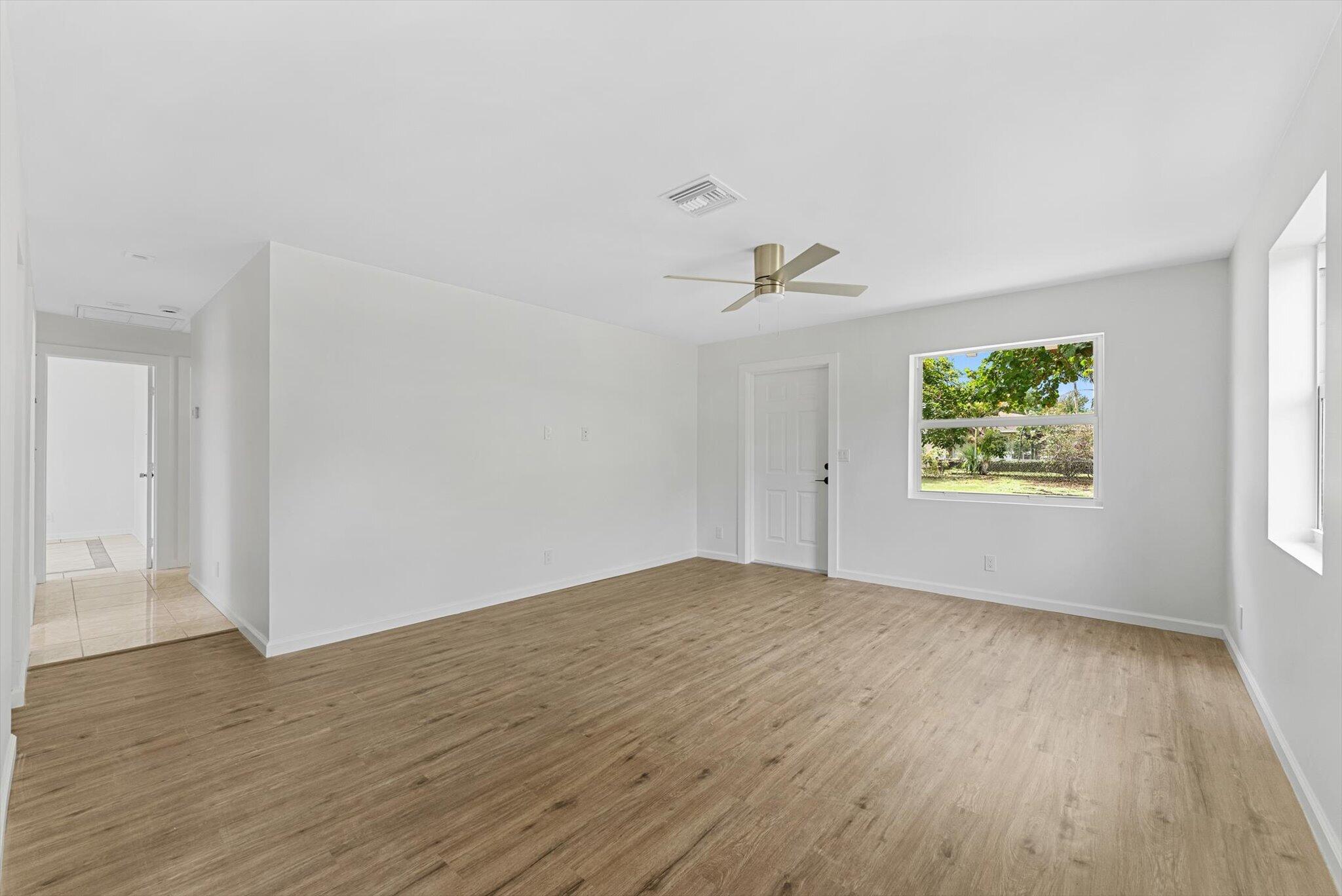 EASTVIEW MANOR - Residential Income