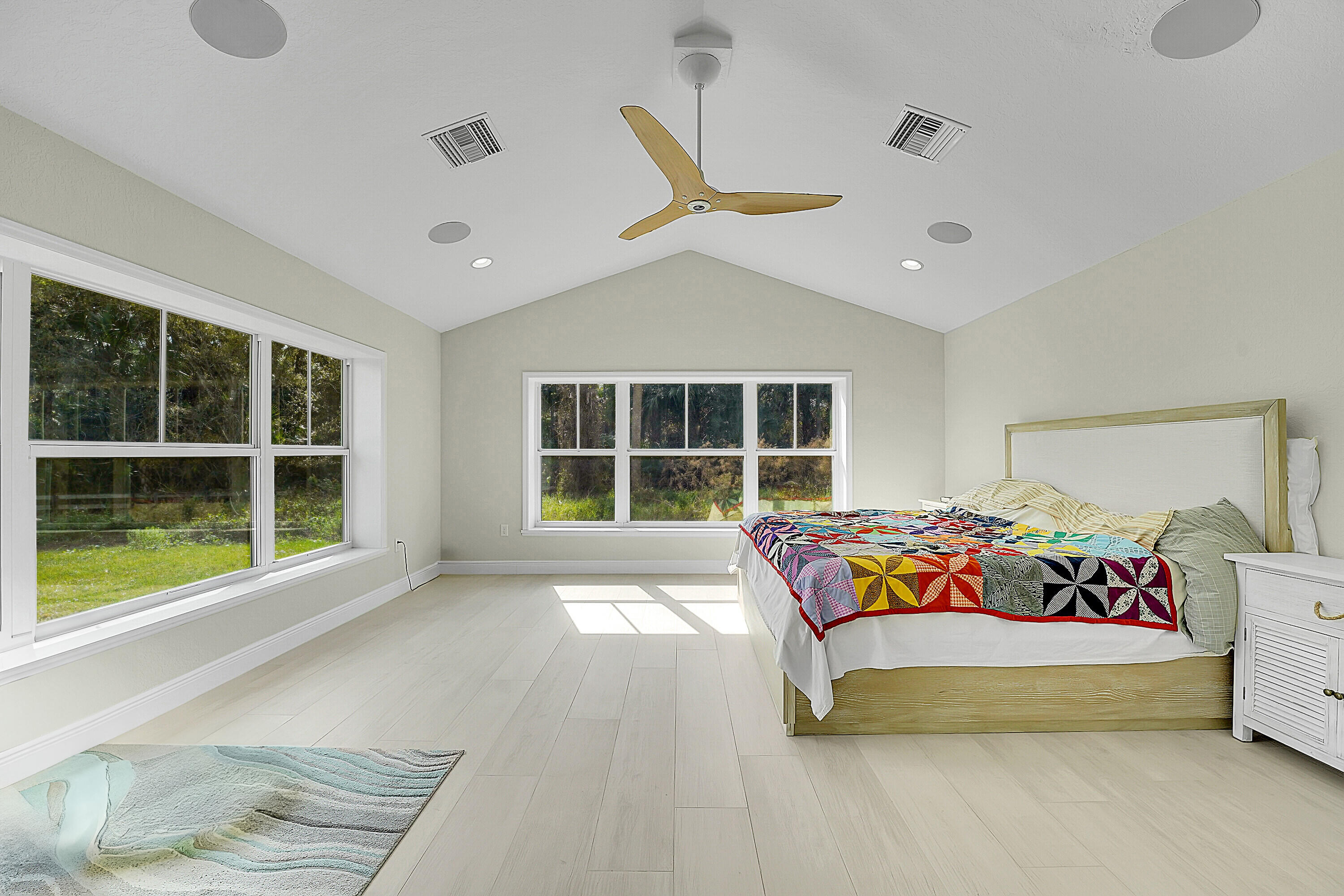 665000 Stuart Woods Ranch Hosanah Ln - Residential