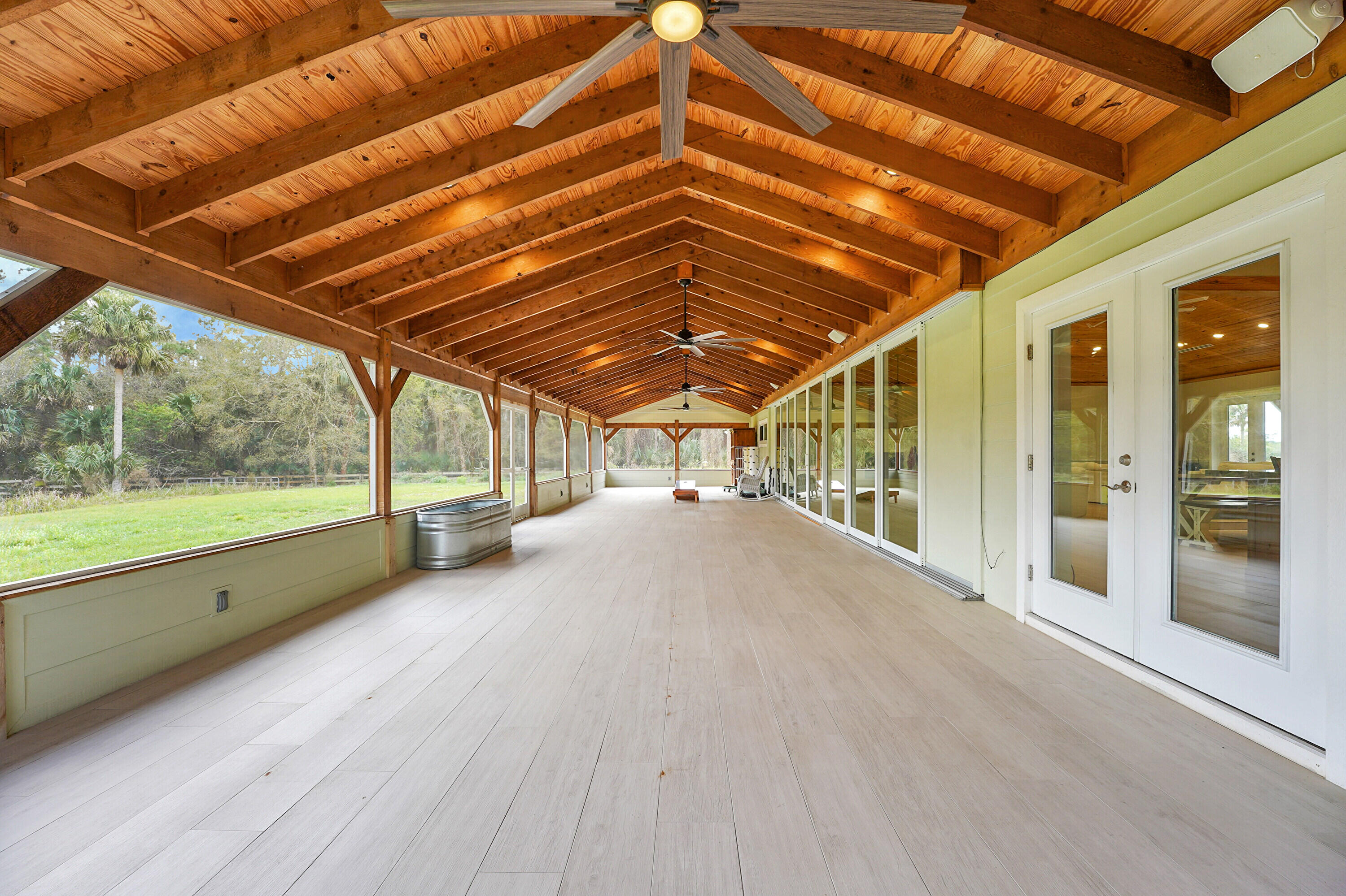 665000 Stuart Woods Ranch Hosanah Ln - Residential