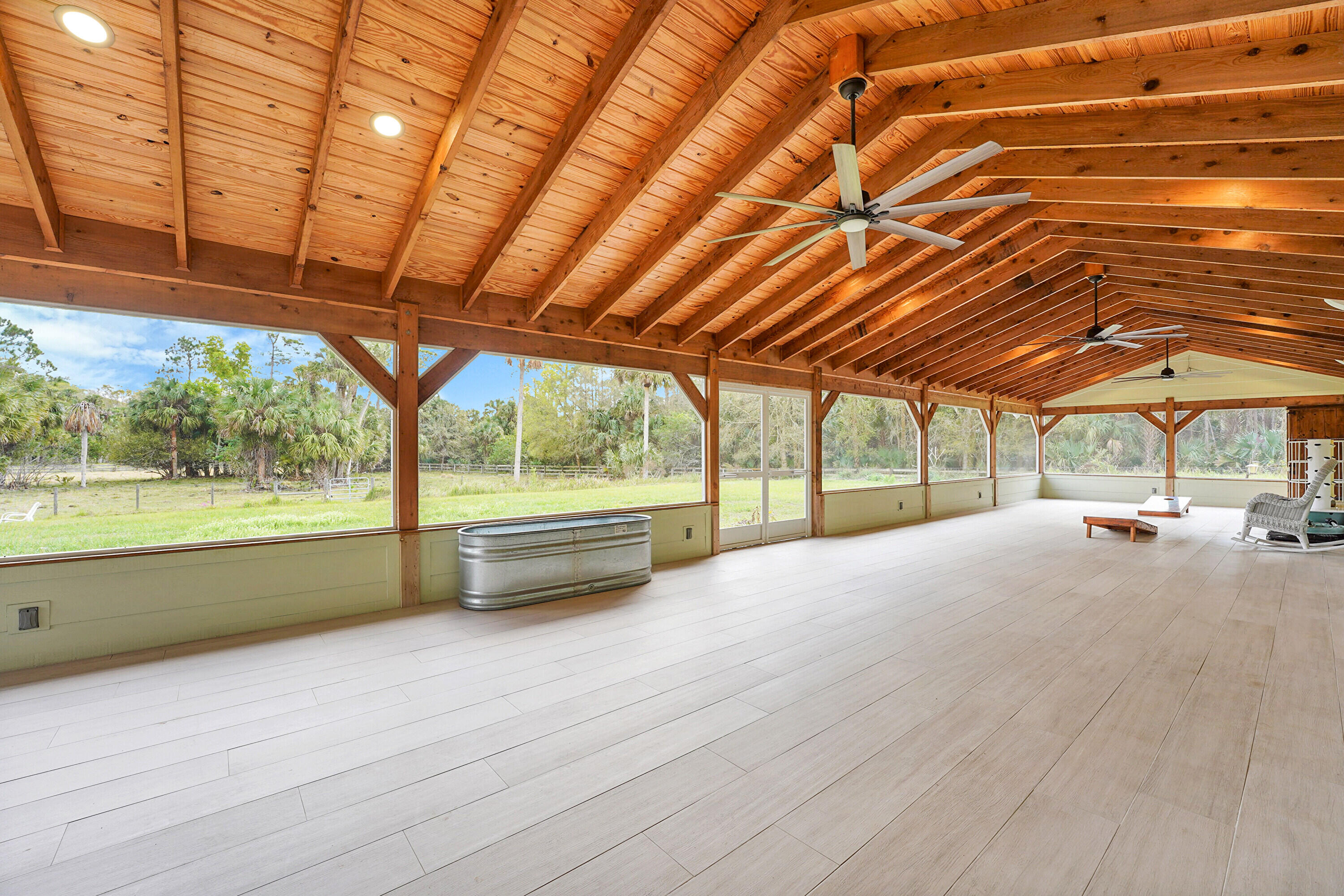 665000 Stuart Woods Ranch Hosanah Ln - Residential