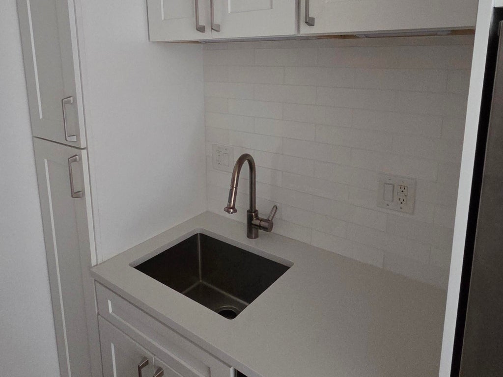 Photo of 1001 SE 16TH Street #7, Fort Lauderdale, FL 33316 (MLS # B26059632)