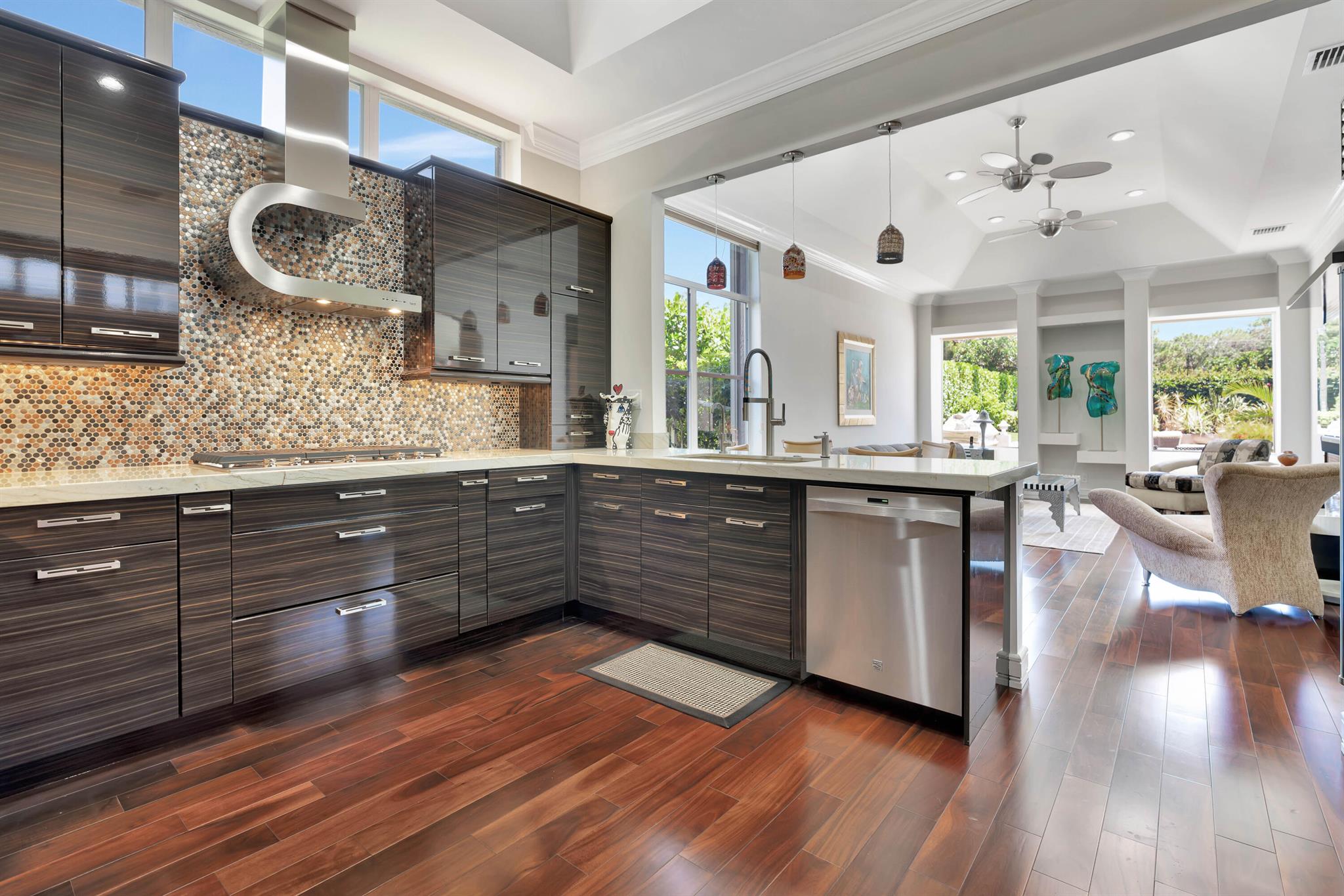 ADMIRALS COVE - Residential