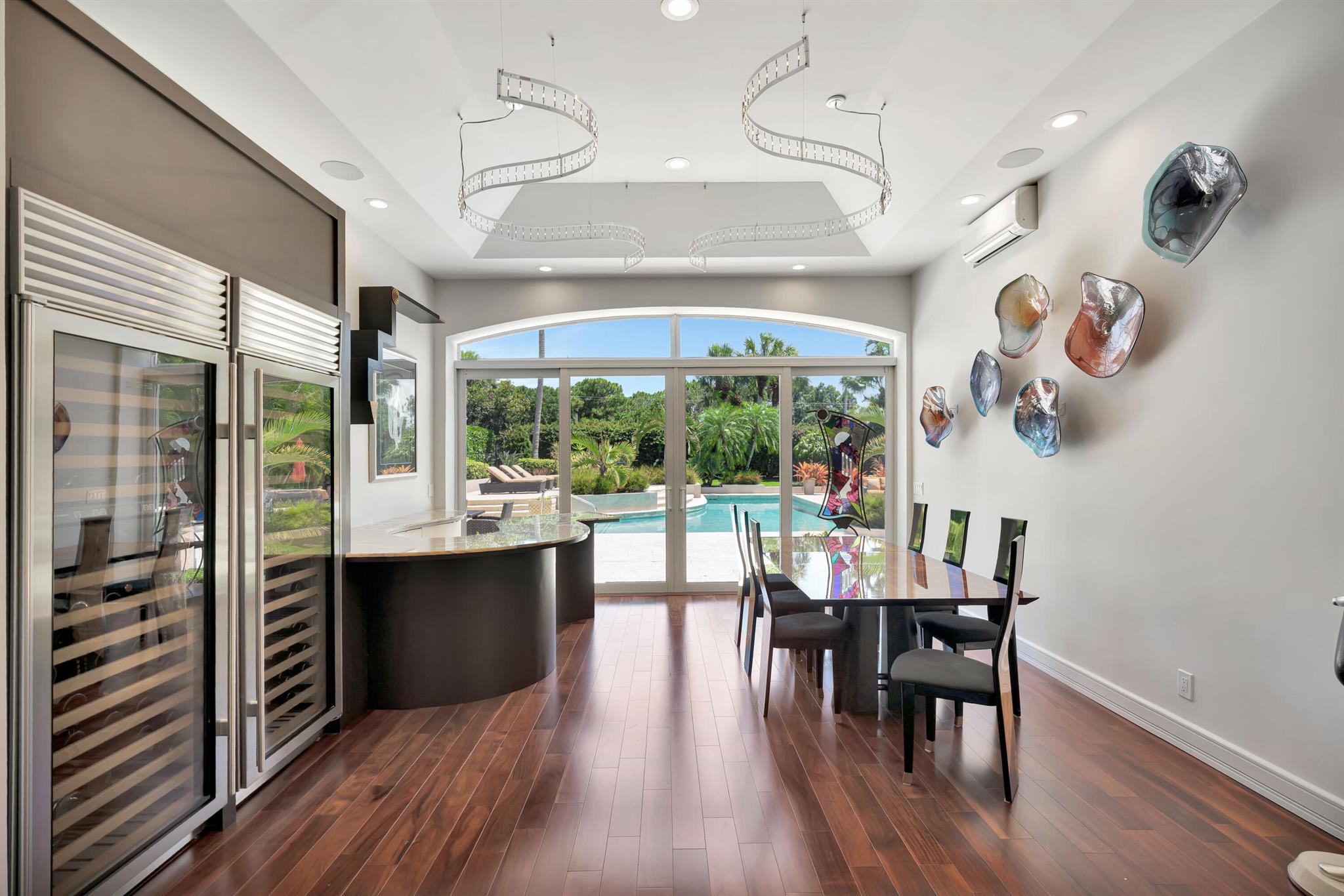 ADMIRALS COVE - Residential