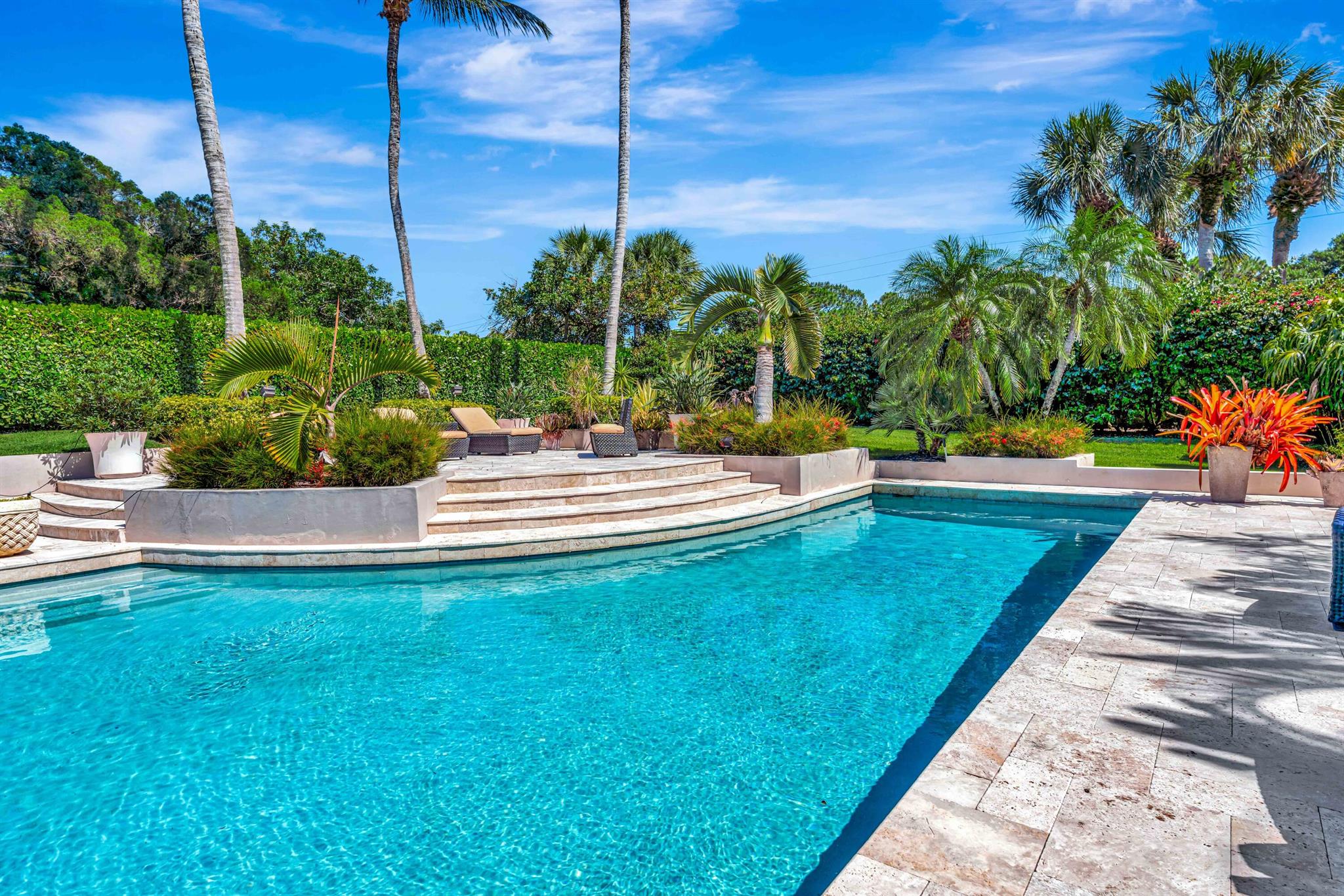 ADMIRALS COVE - Residential