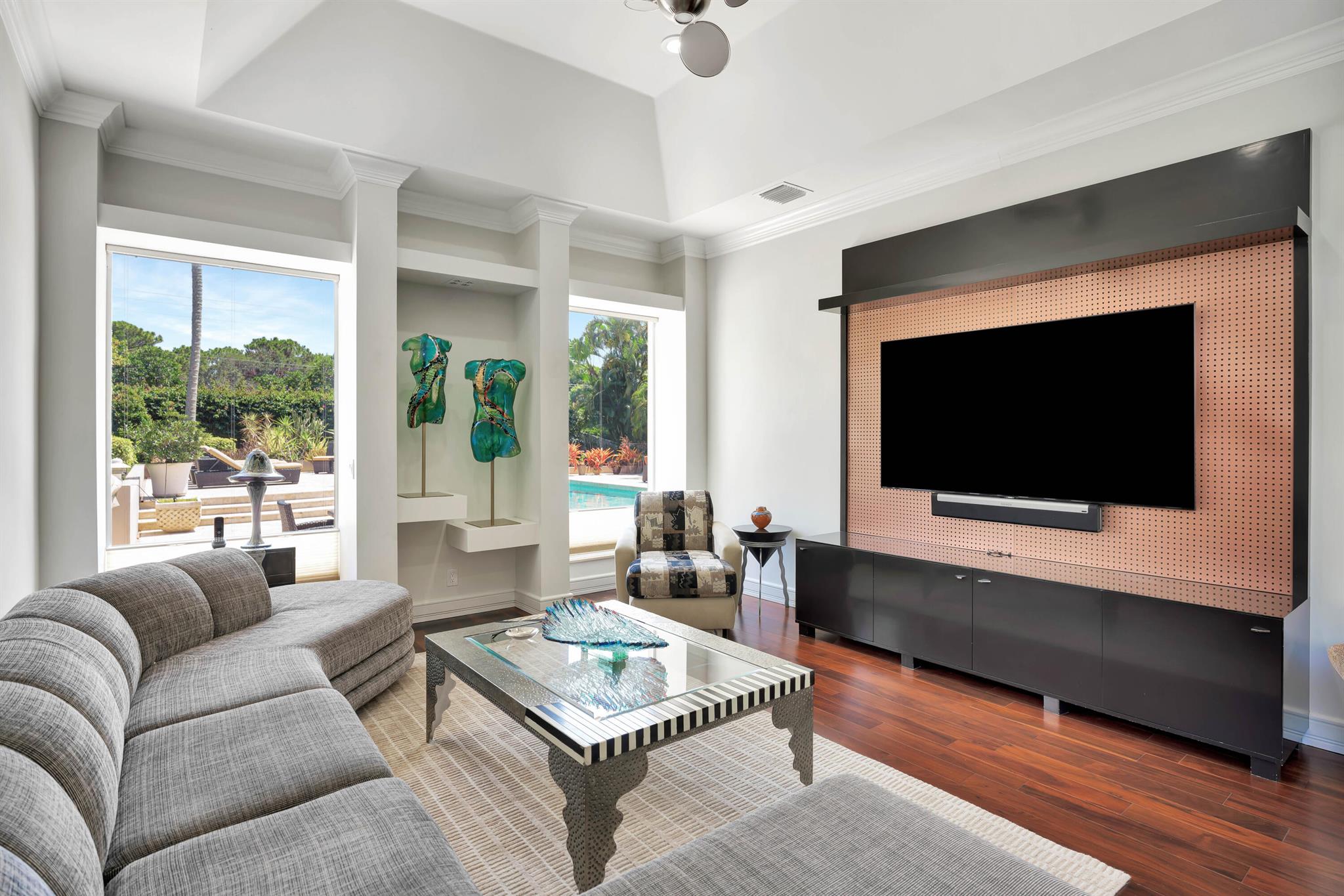 ADMIRALS COVE - Residential