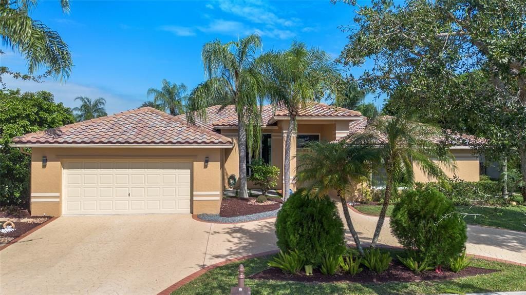 Photo of 517 Stonemont Lane, Weston, FL 33326 (MLS # F10496311)