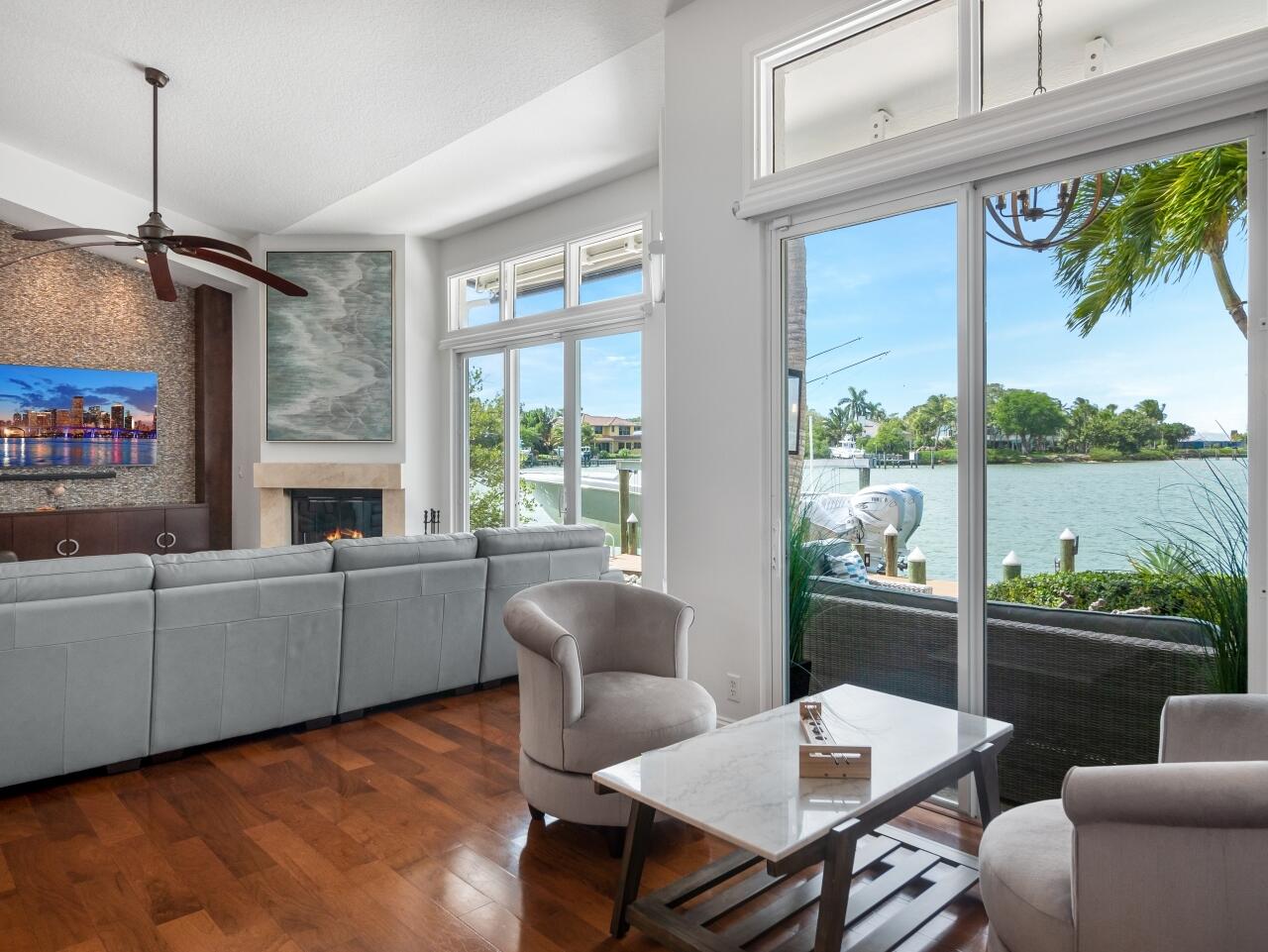 LANDS END - Residential