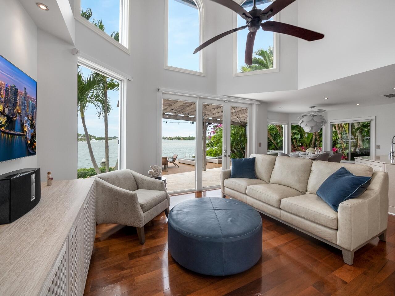 LANDS END - Residential