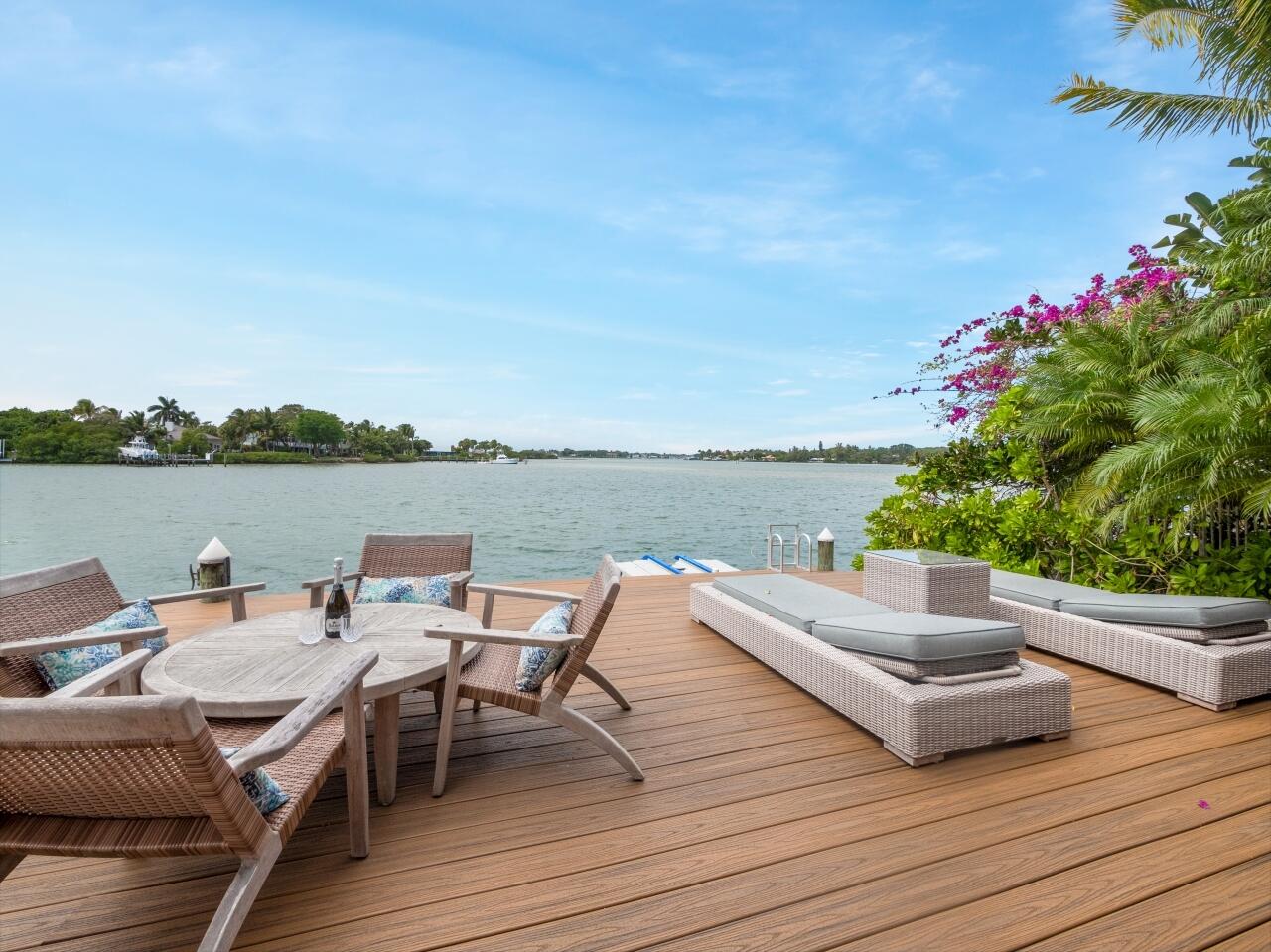 LANDS END - Residential