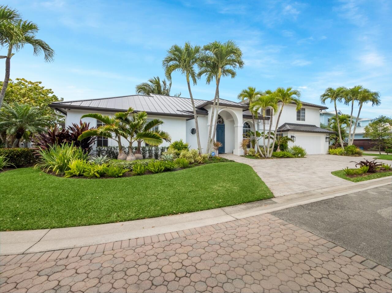 LANDS END - Residential