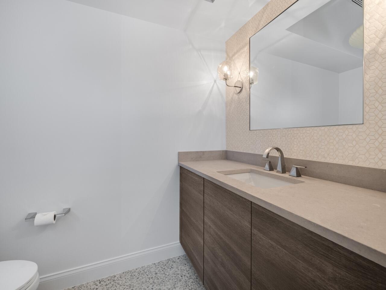 LANDS END - Residential