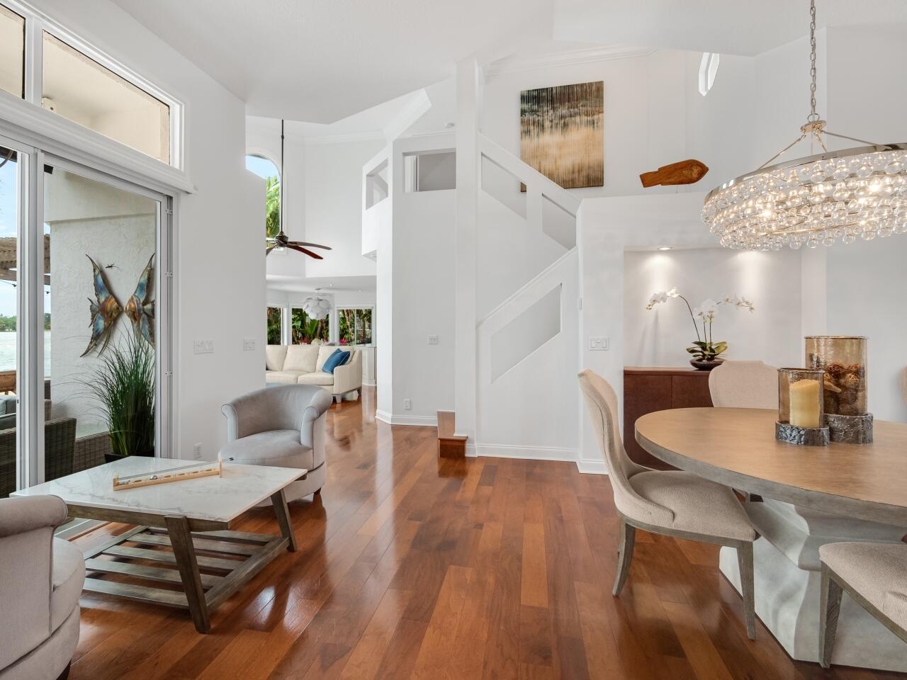 LANDS END - Residential