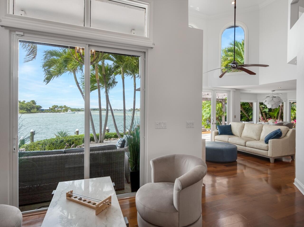 LANDS END - Residential