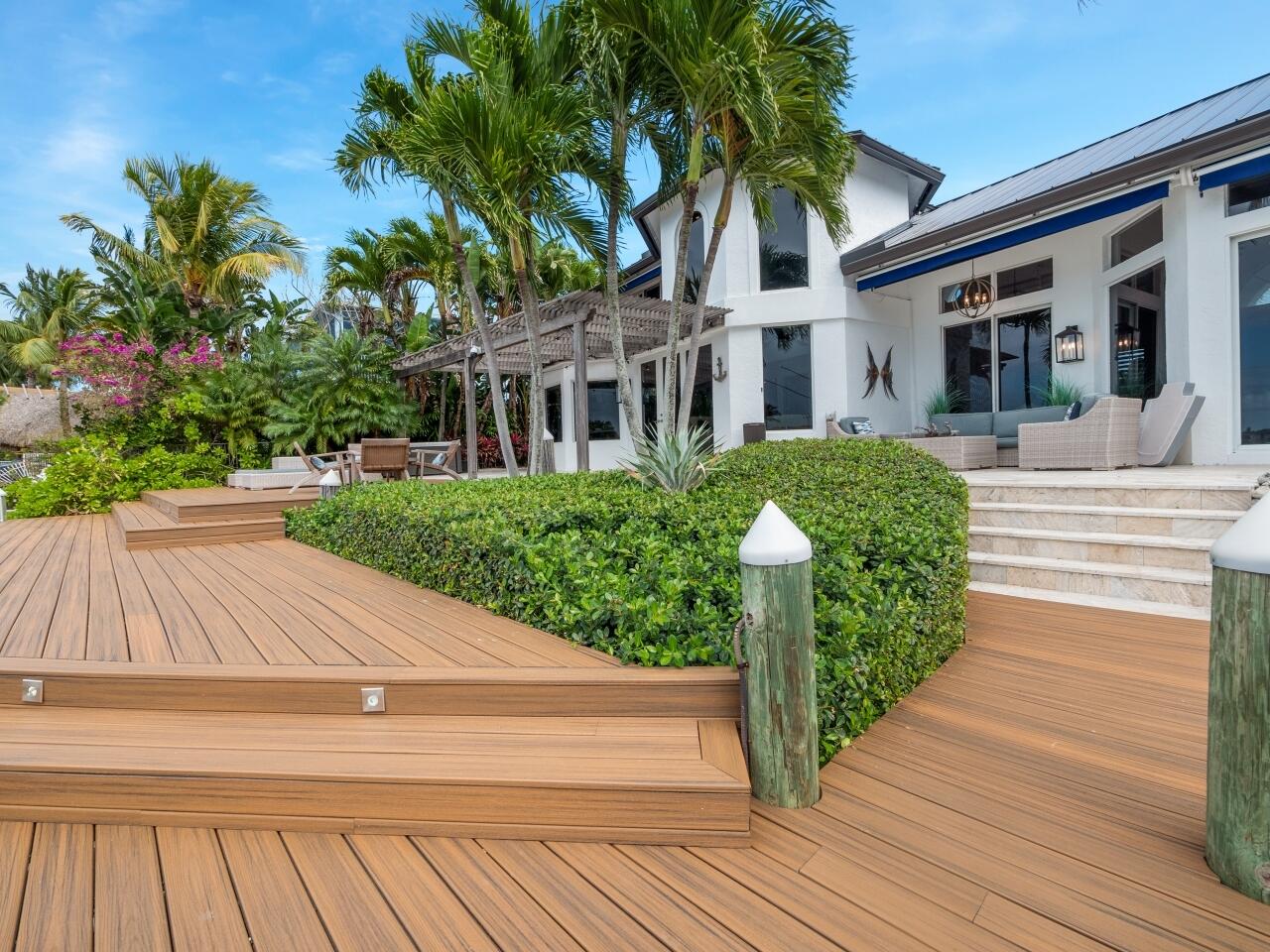 LANDS END - Residential