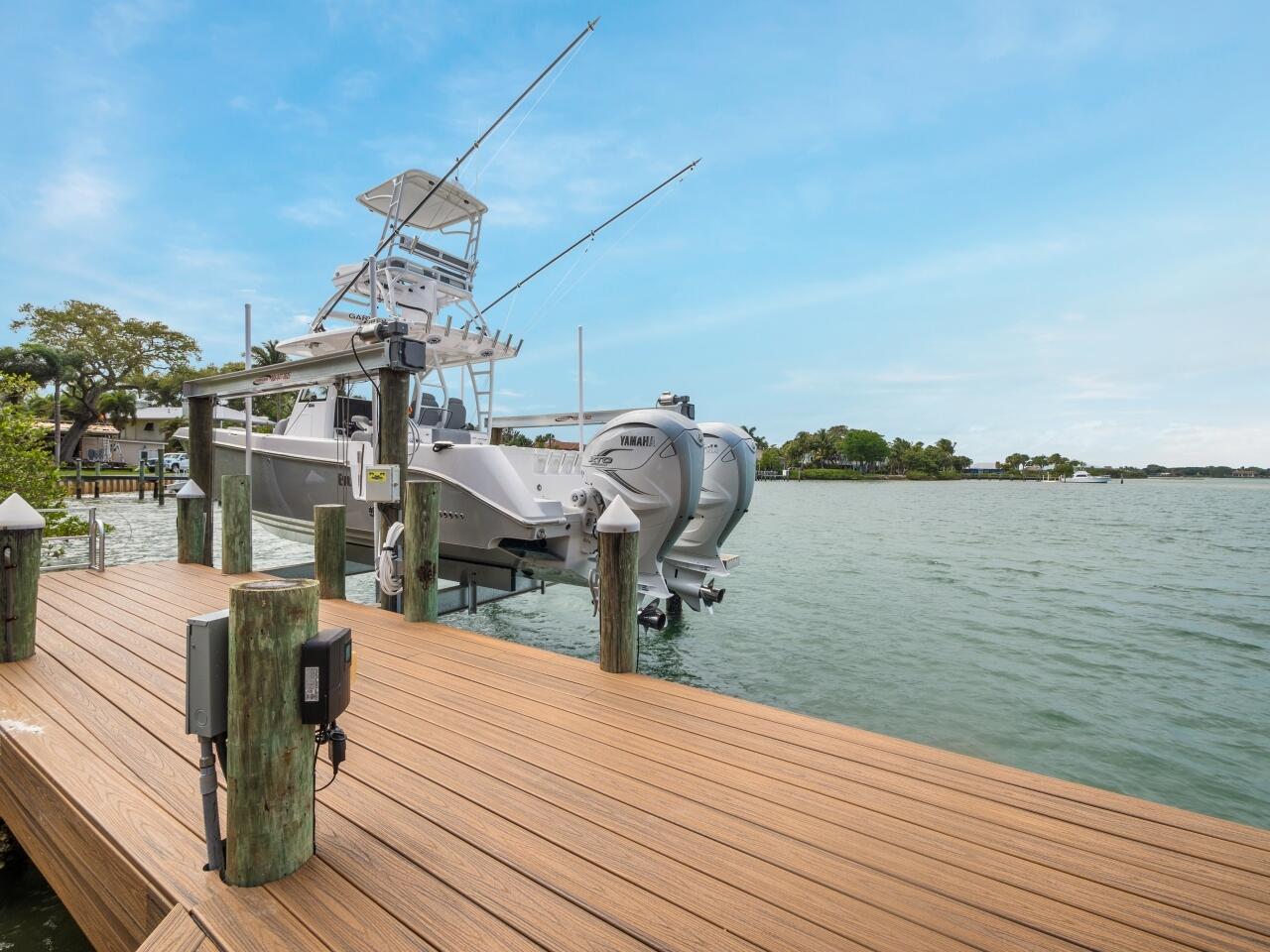 LANDS END - Residential