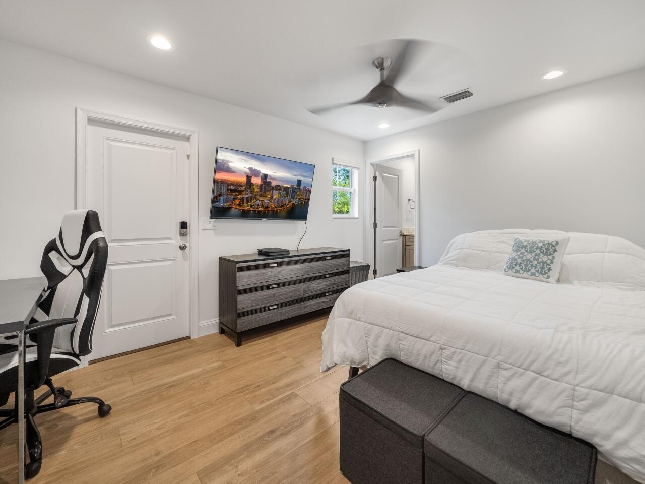 LANDS END - Residential