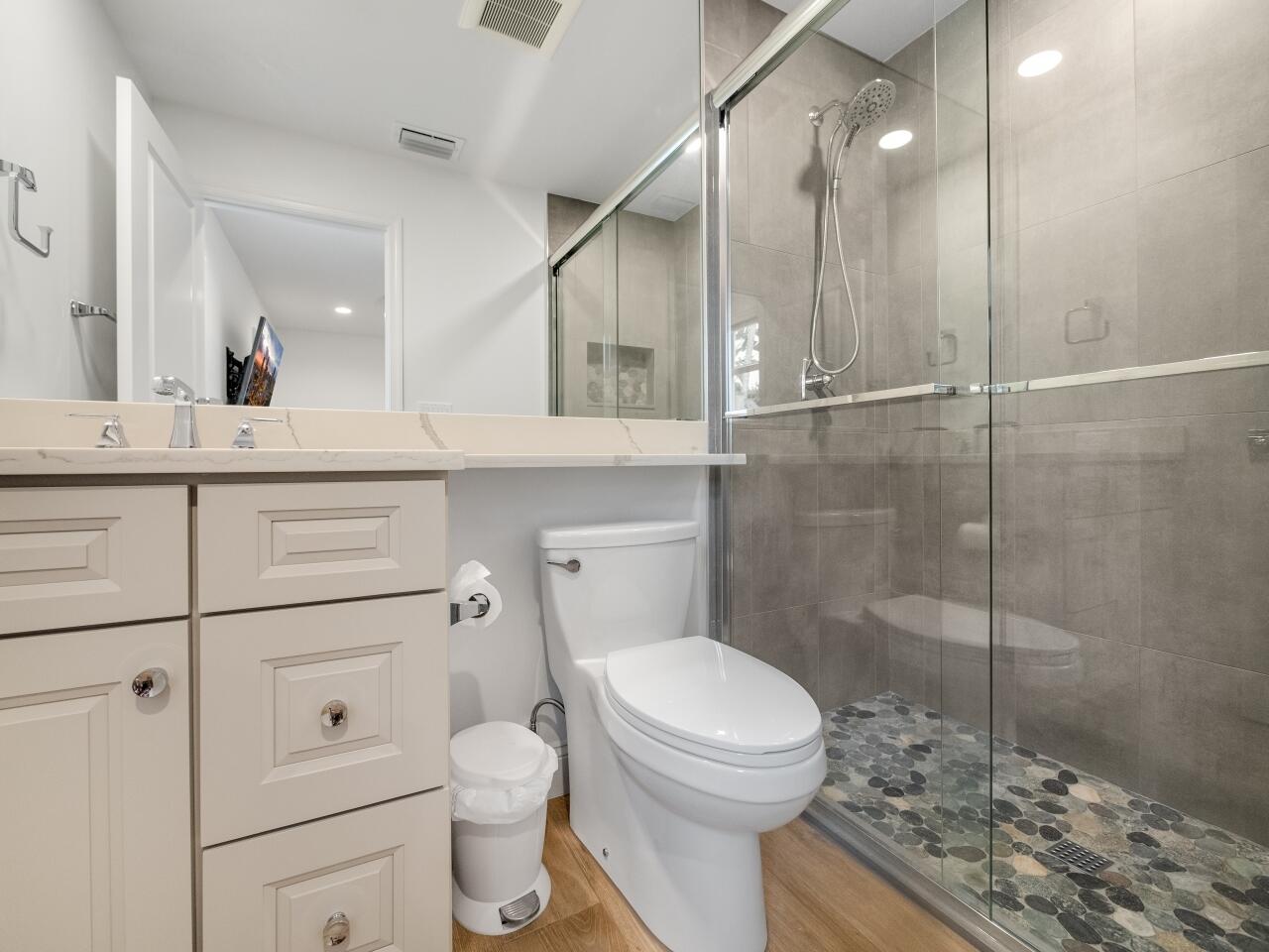 LANDS END - Residential