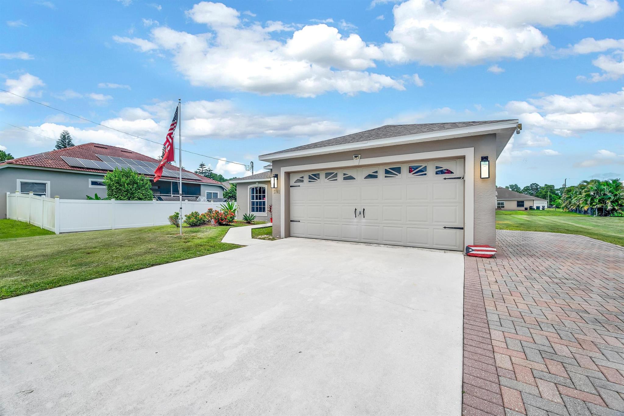 5741 NW Zenith Drive, Port St Lucie, FL, 34986/$418,000 2 5741 NW Zenith Drive