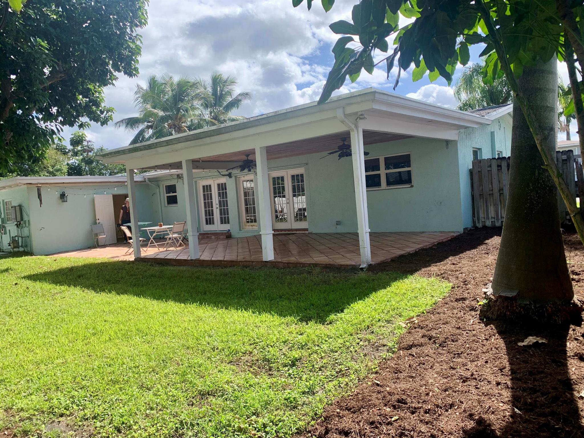 LAKE OSBORNE ESTATES - Residential